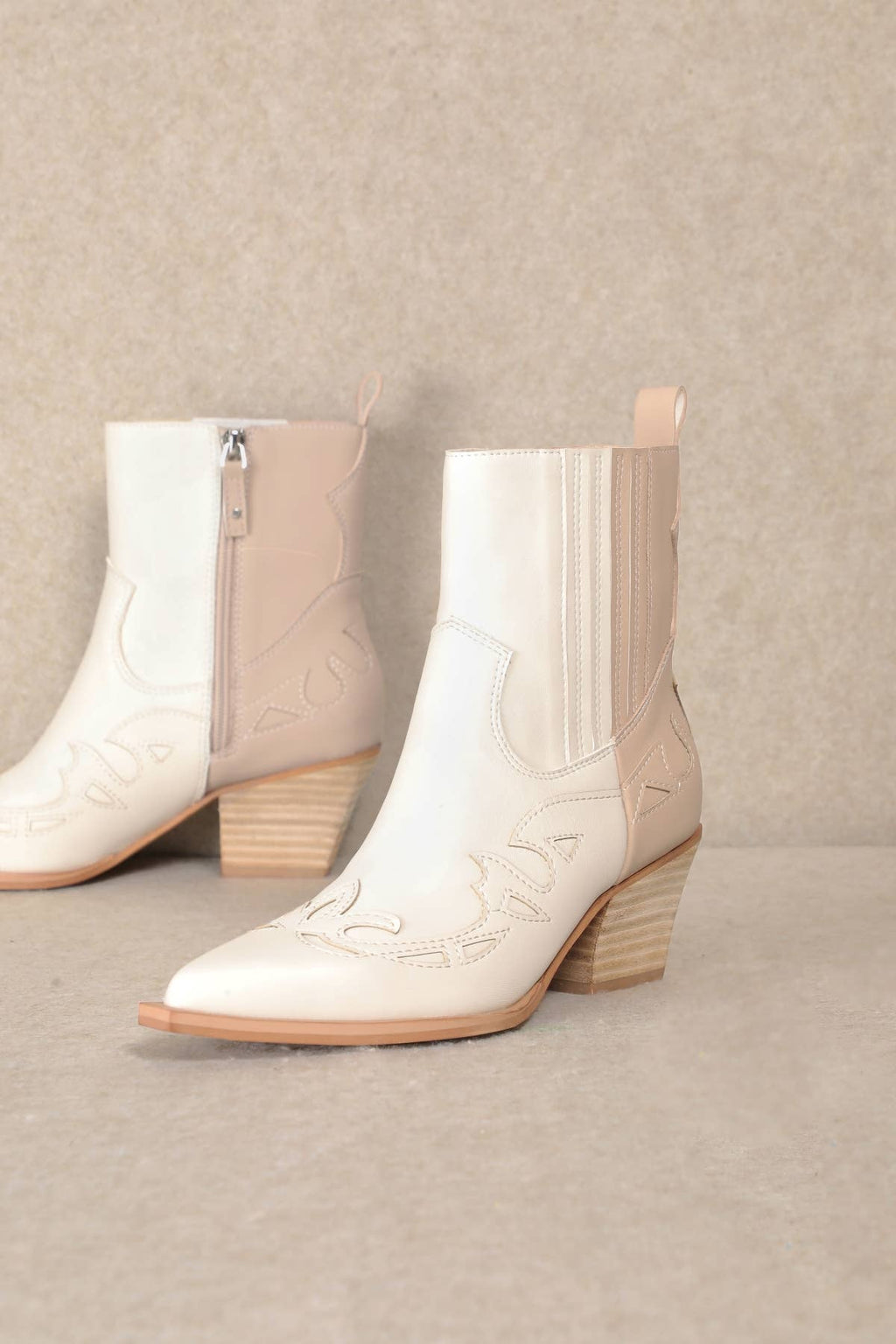 BETSY CHIC TWO-TONE COLOR WESTERN ANKLE BOOTS