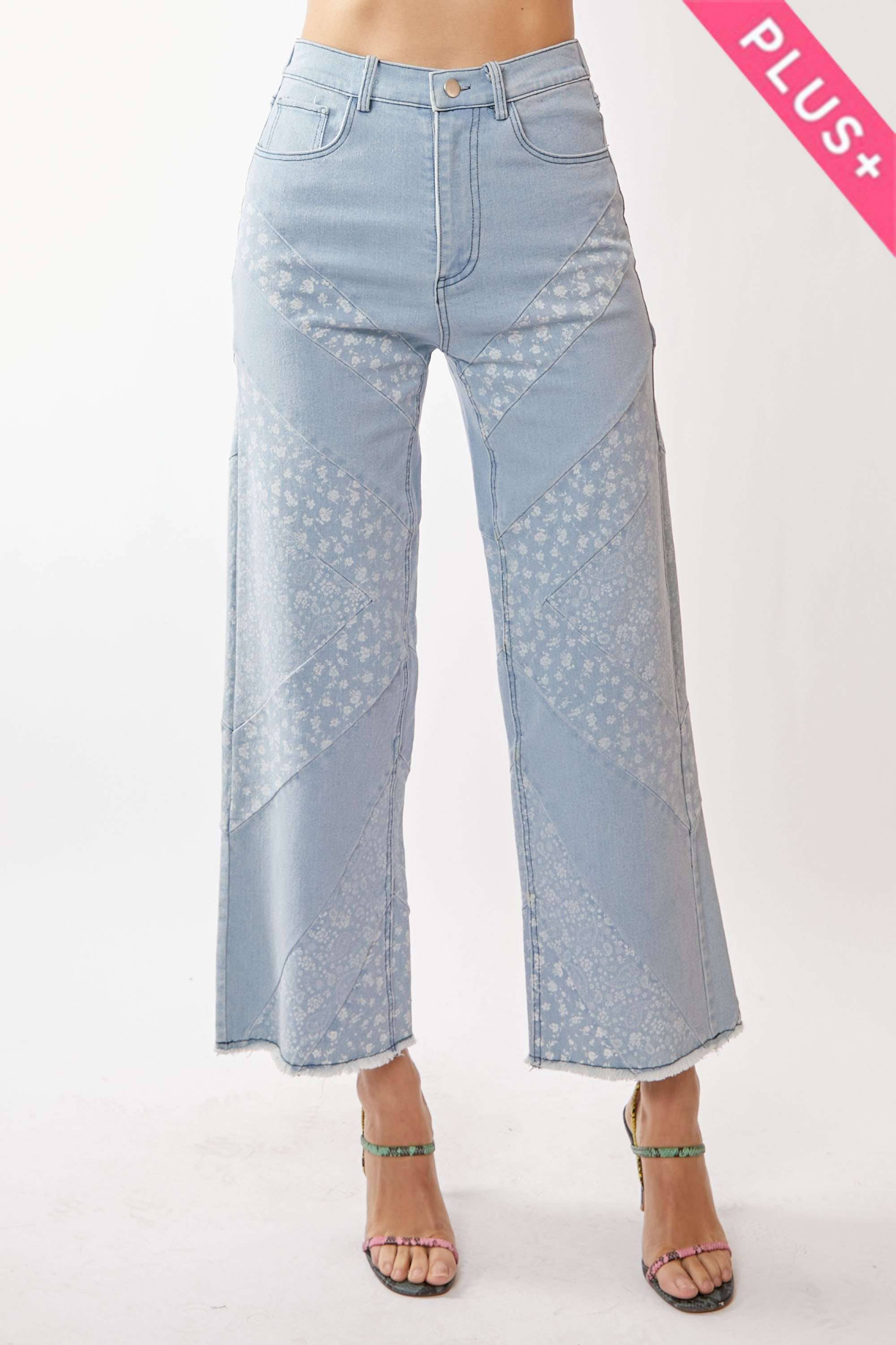 PLUS WIDE OPENING DENIM FLORAL AND PAISLEY PRINT