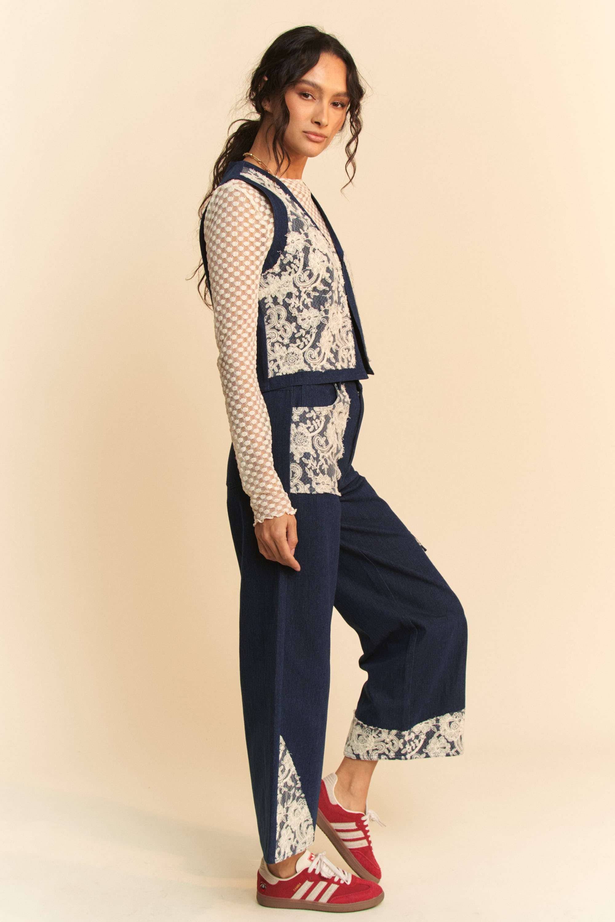 WIDE LEG DENIM PANTS WITH LACE APPLIQUE DETAILS