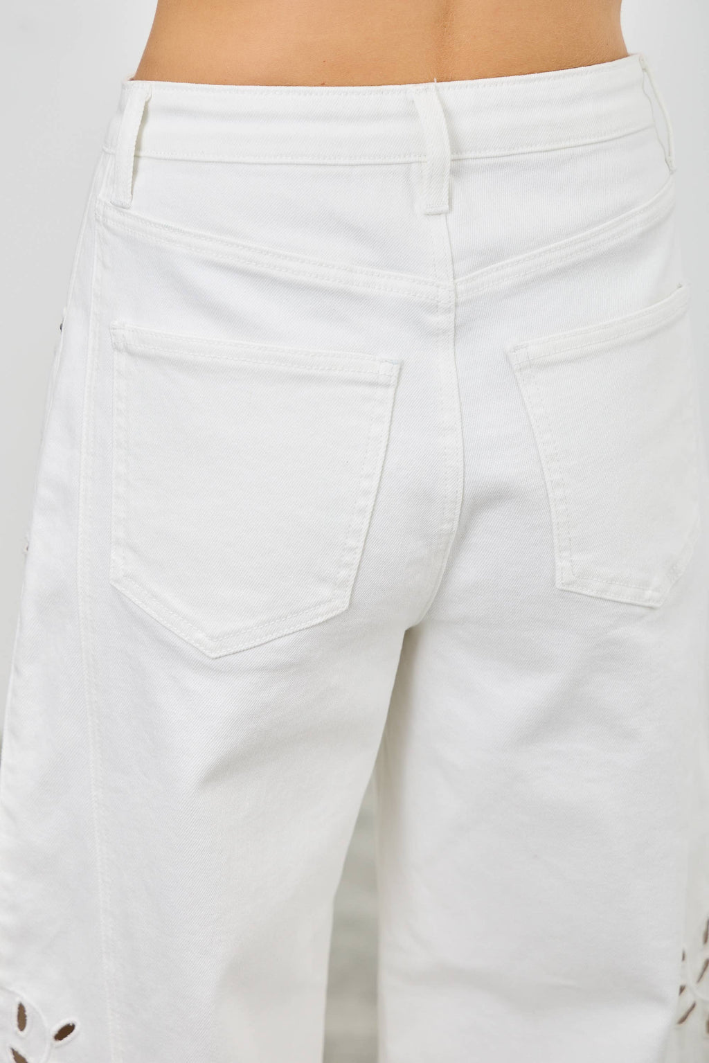 P8286-HIGH RISE LOW CURVE BARREL WITH EMBROIDERY
