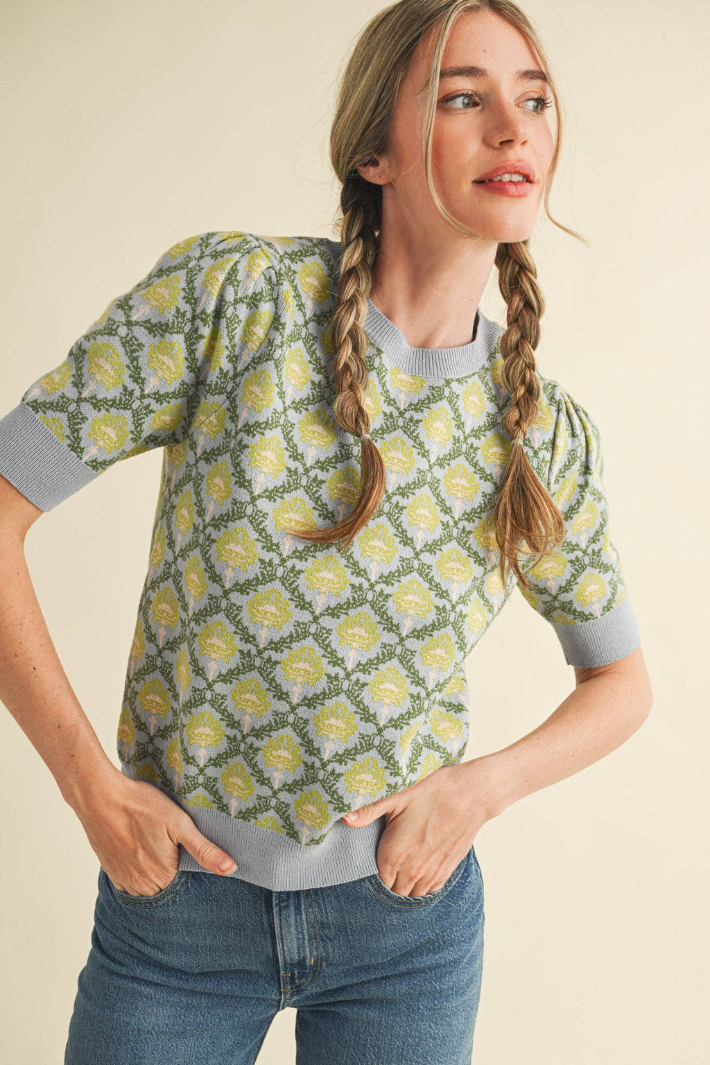 FLORAL PATTERN SHORT SLEEVE SWEATER
