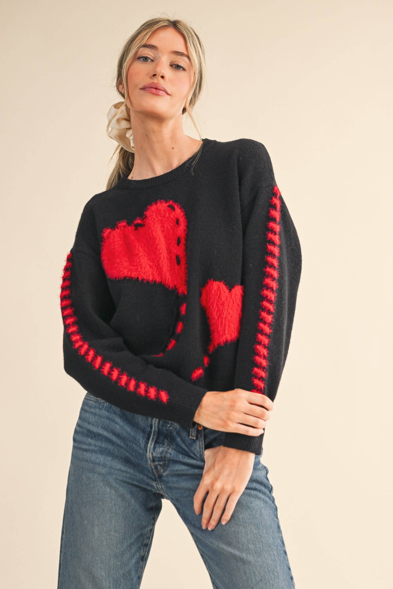 FUZZY HEART KNIT SWEATER WITH WHIP STITCH
