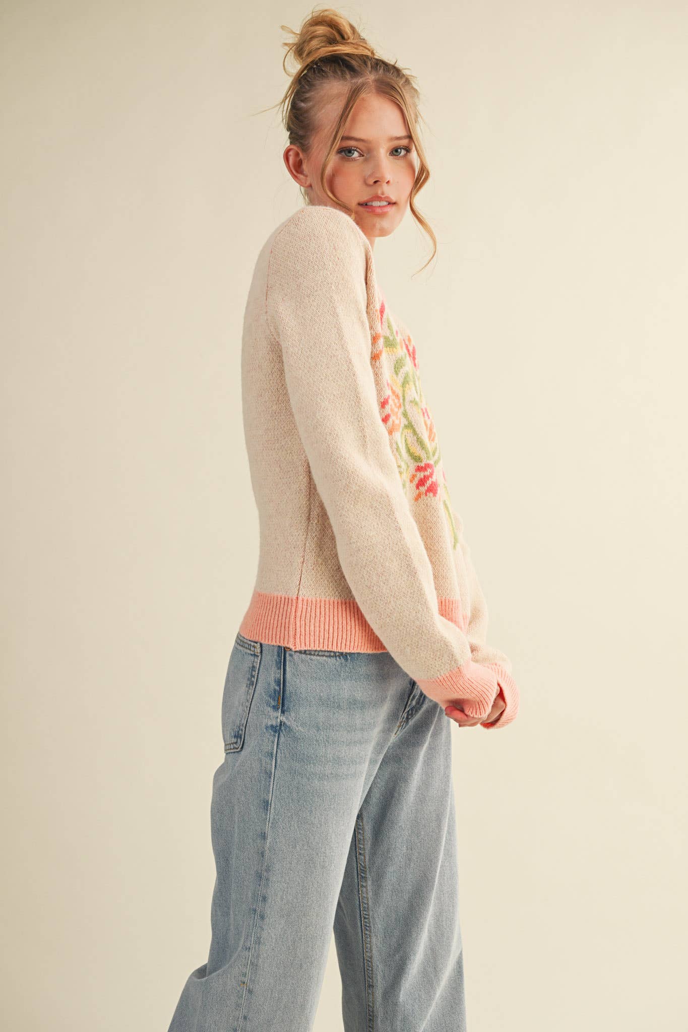 FLORAL KNIT SWEATER
