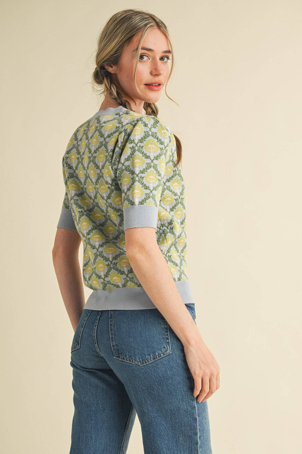 FLORAL PATTERN SHORT SLEEVE SWEATER