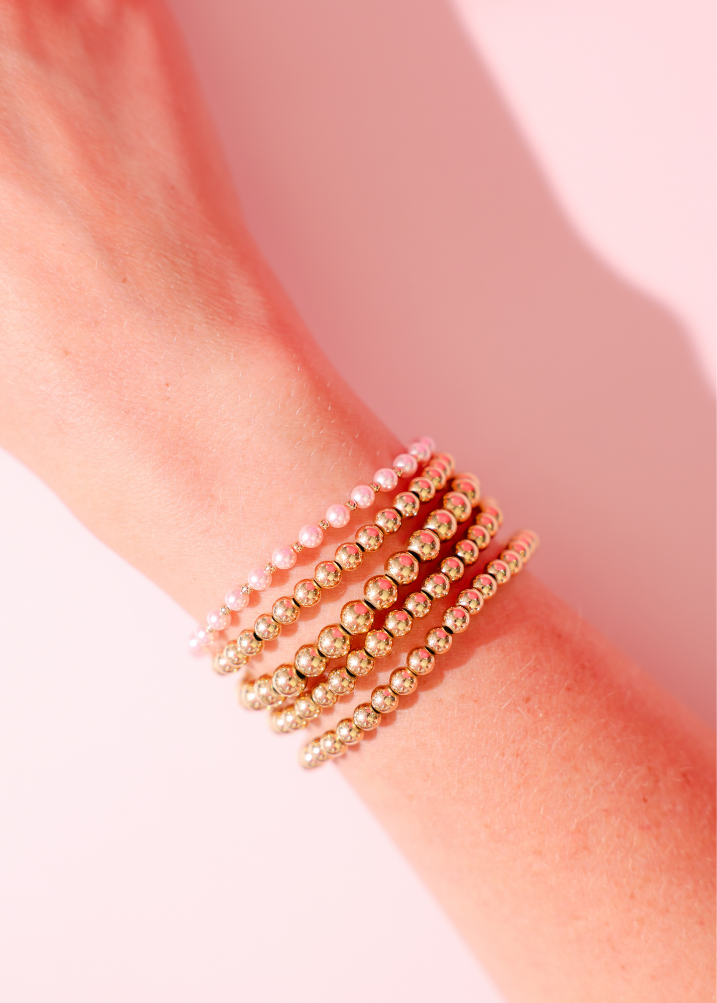 Pink Mini Luci Pearl Bracelet in Gold