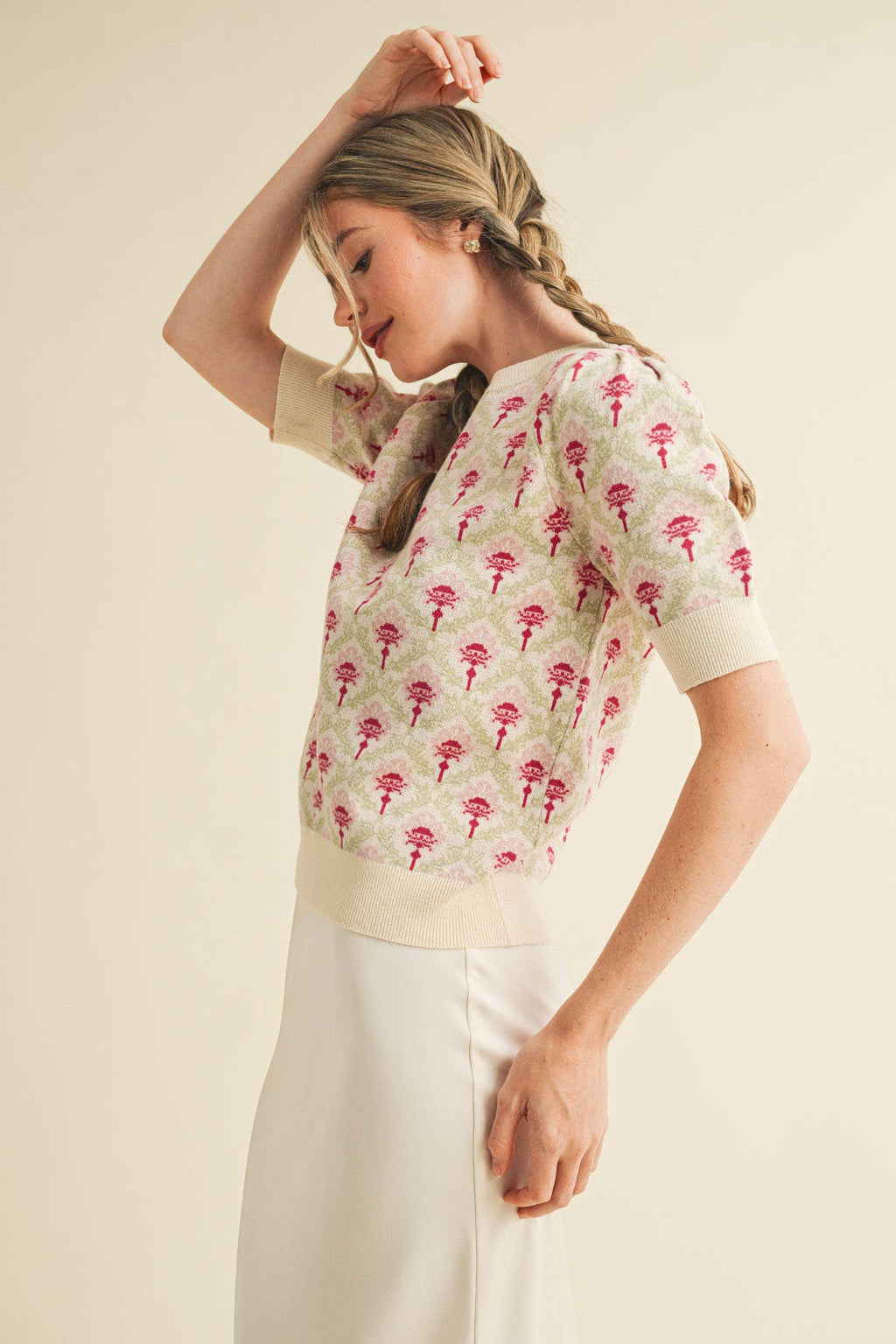 FLORAL PATTERN SHORT SLEEVE SWEATER