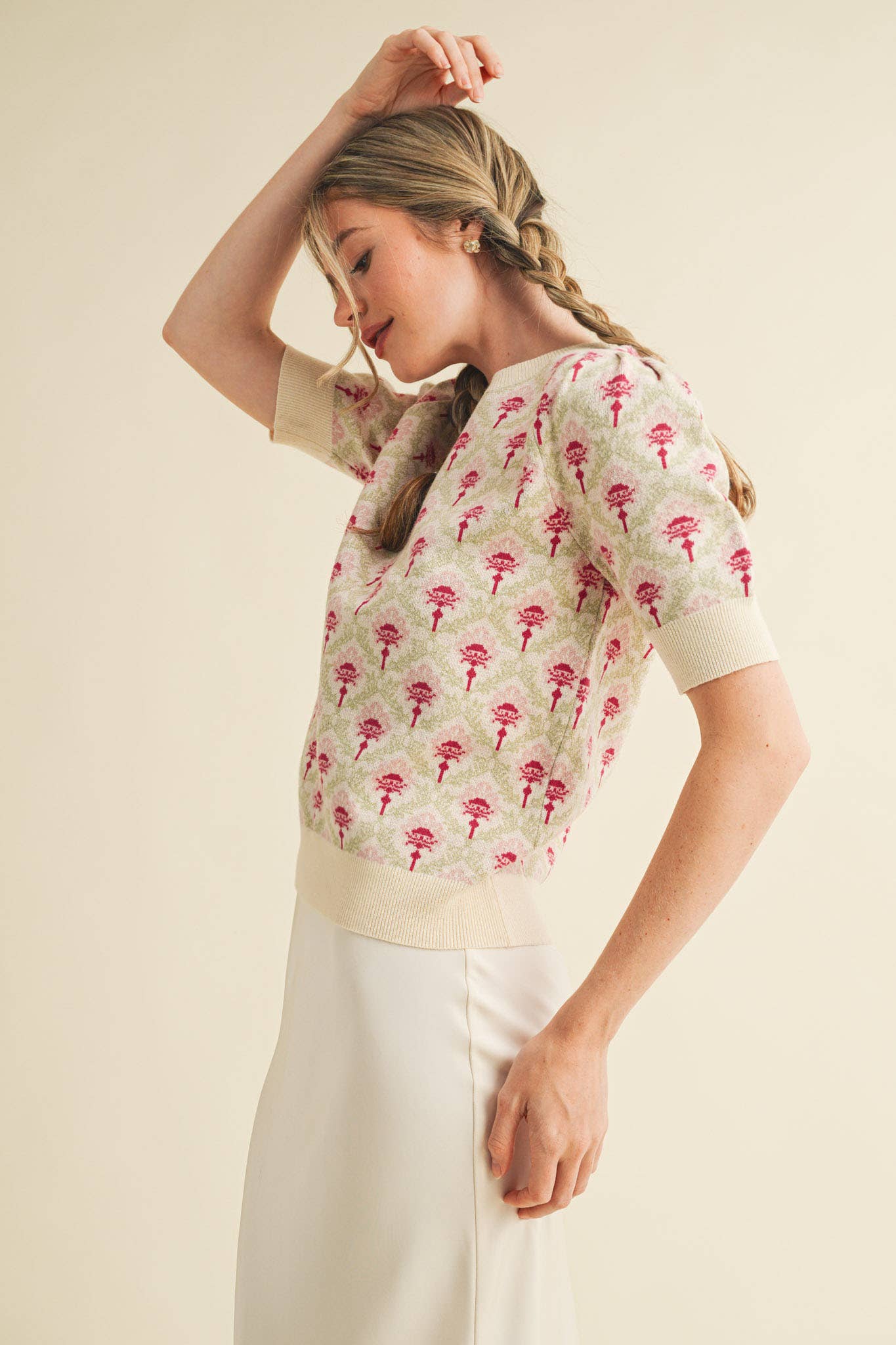 FLORAL PATTERN SHORT SLEEVE SWEATER