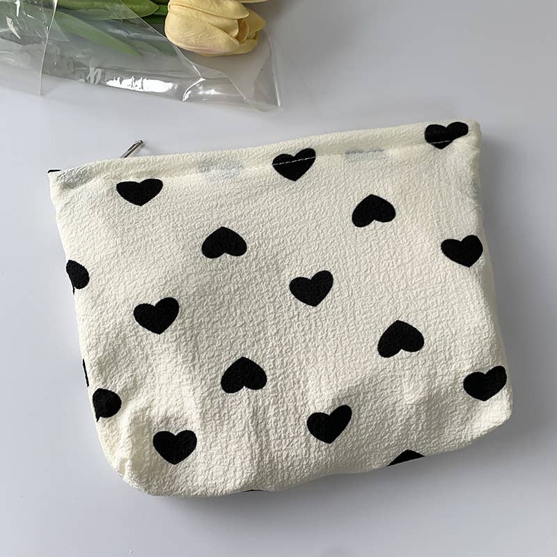 Heart Print Zipper Pouch for Daily Essentials