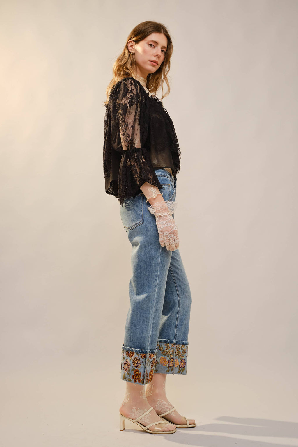Embroidered Cuffed Cropped Denim Jeans