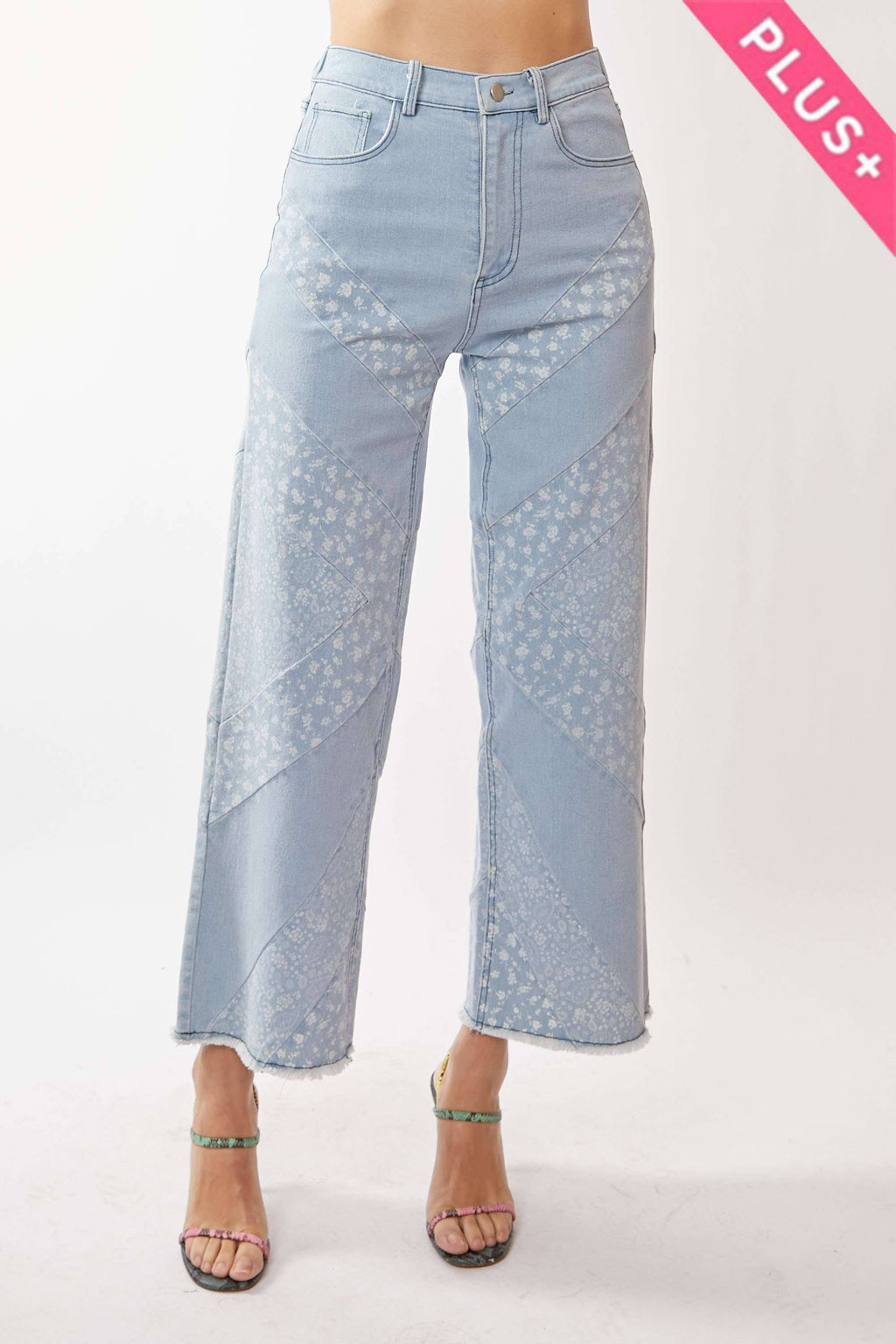 PLUS WIDE OPENING DENIM FLORAL AND PAISLEY PRINT