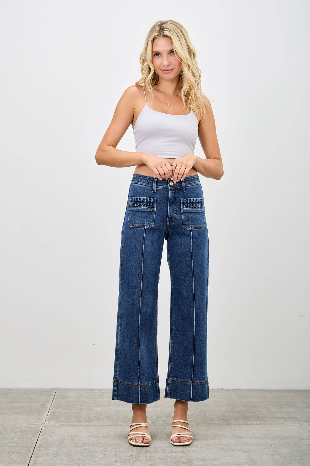 MID RISE CROP WIDE WITH PLEATS POCKET