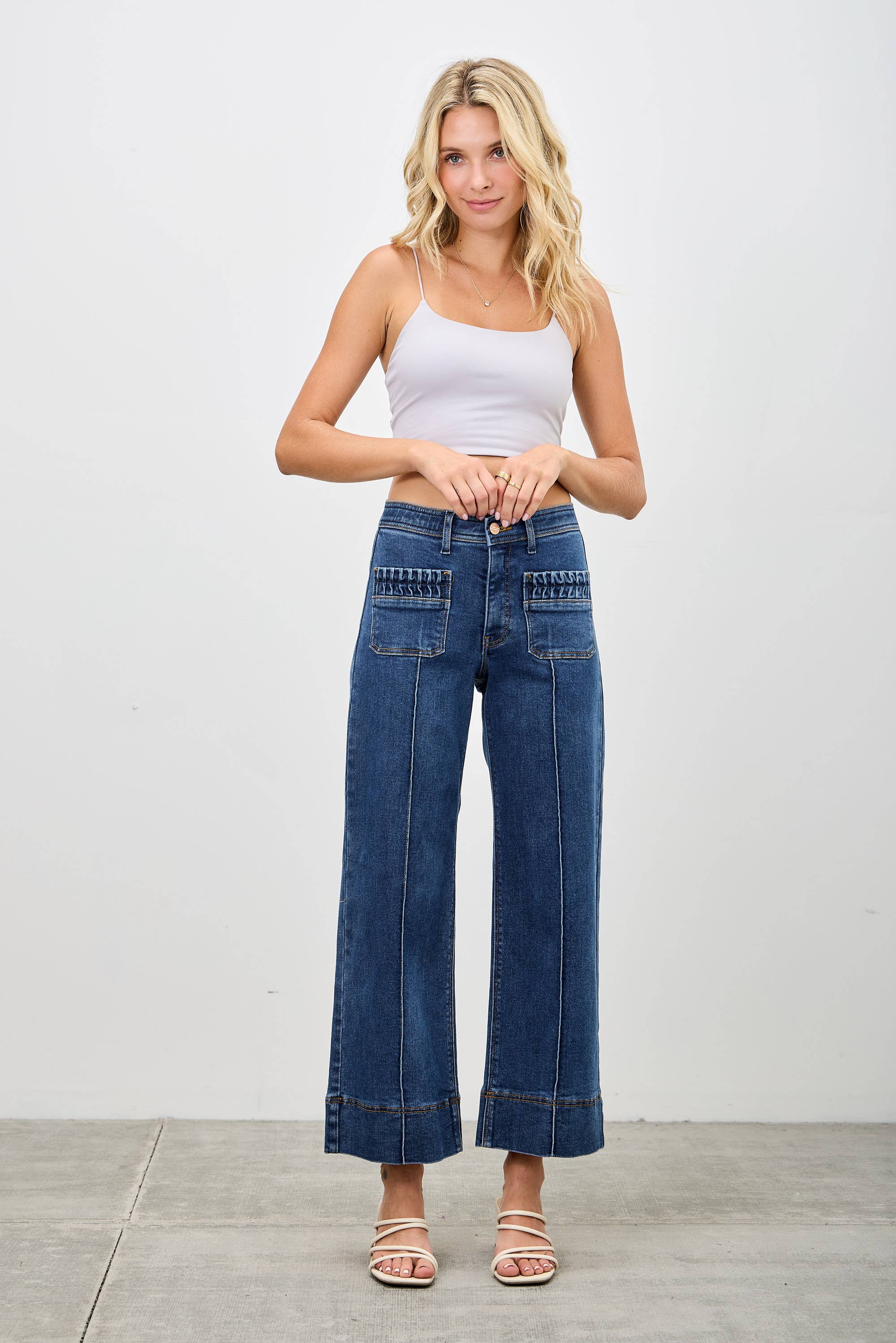 MID RISE CROP WIDE WITH PLEATS POCKET