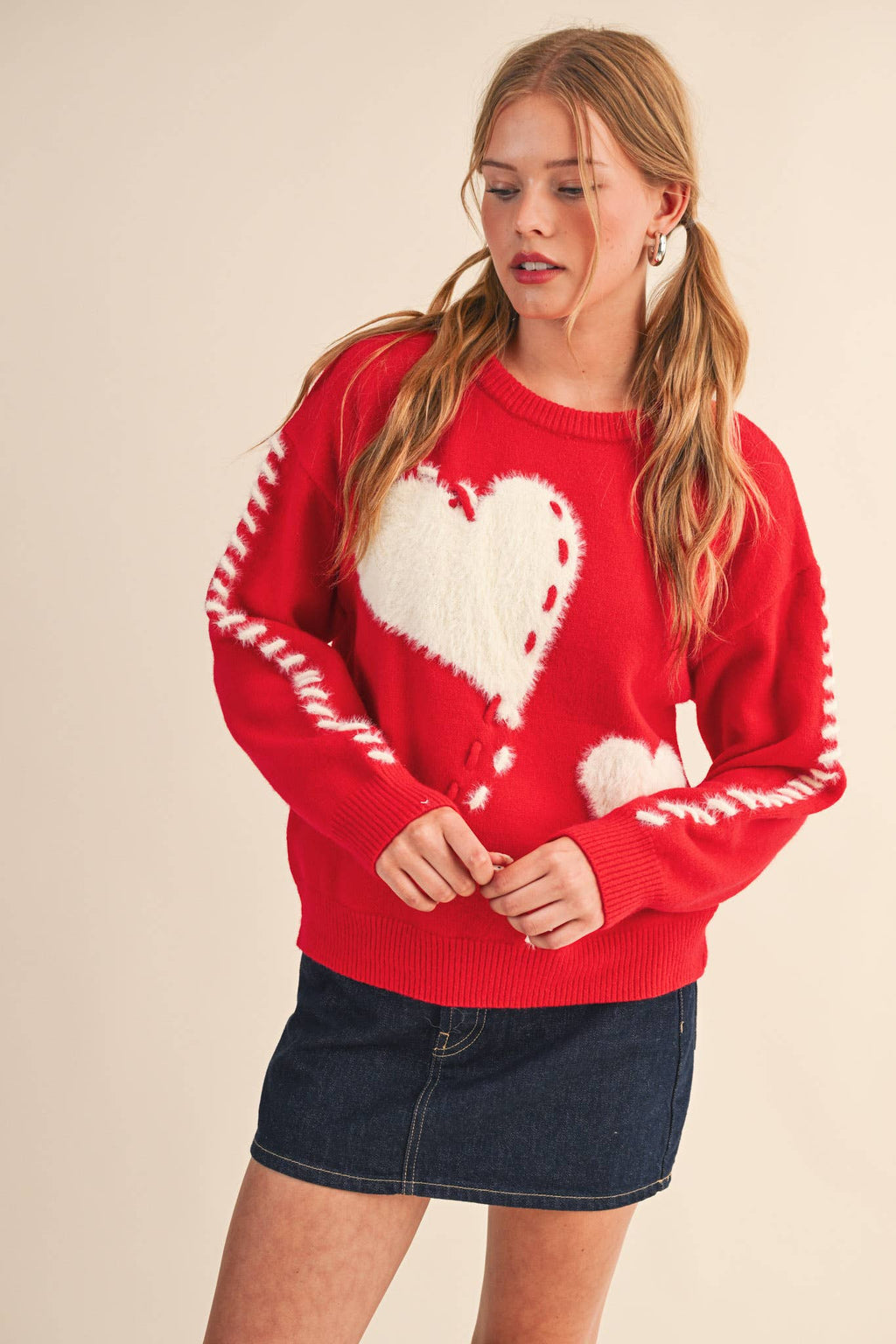 FUZZY HEART KNIT SWEATER WITH WHIP STITCH