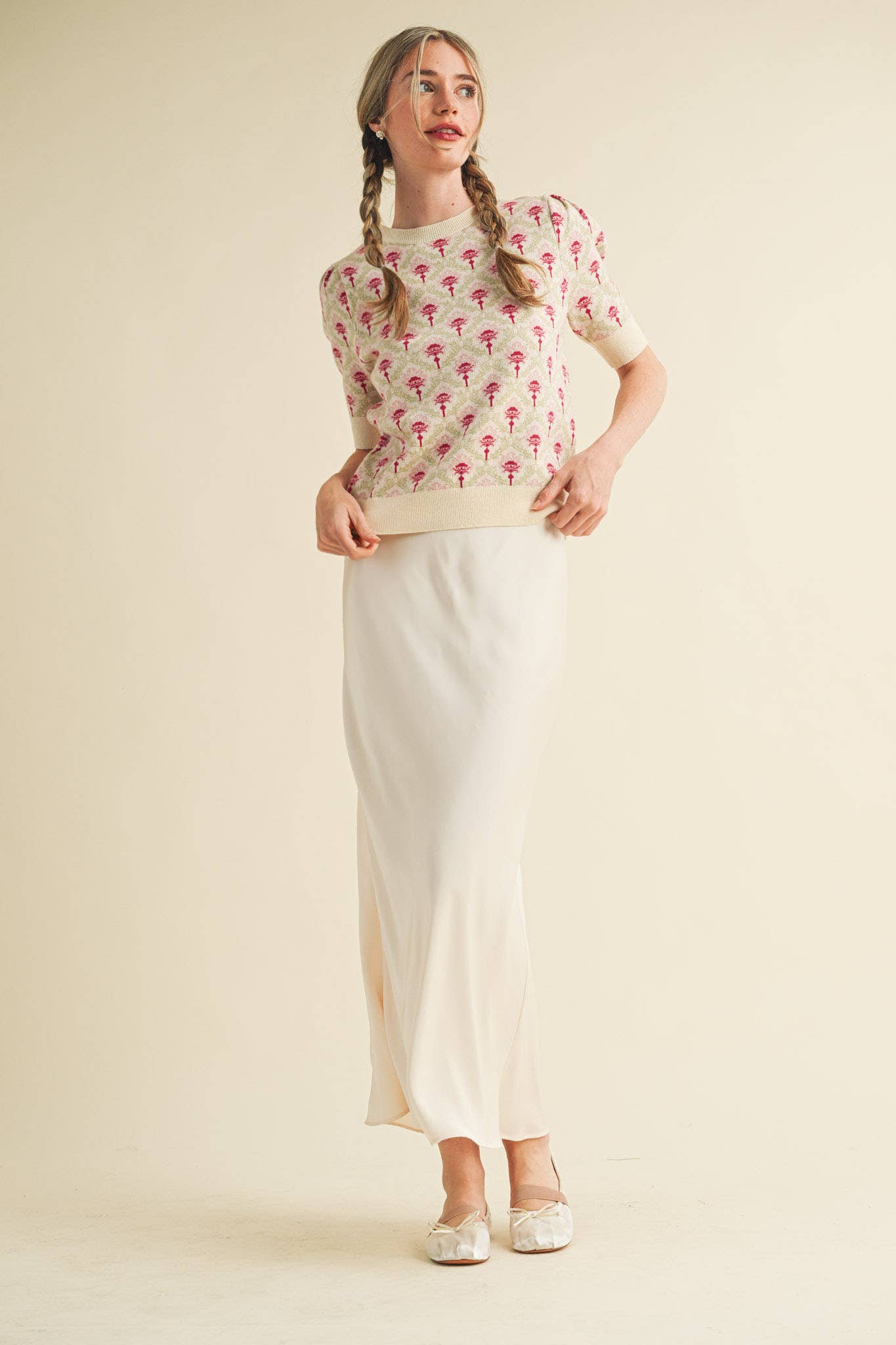 FLORAL PATTERN SHORT SLEEVE SWEATER