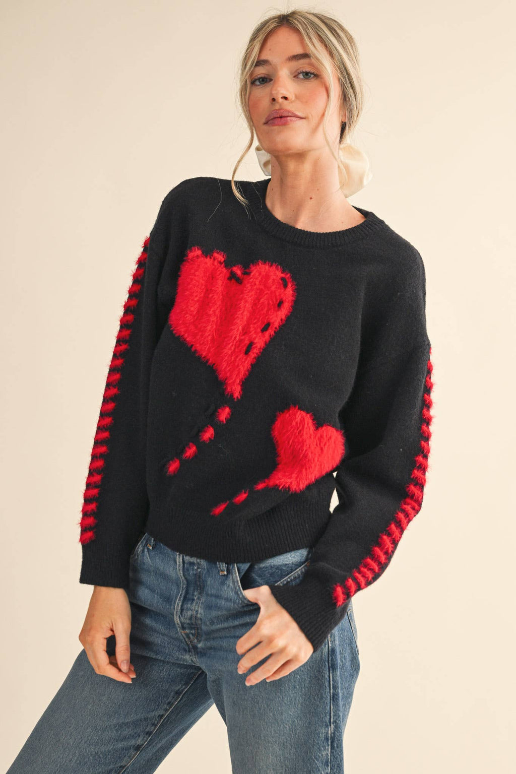 FUZZY HEART KNIT SWEATER WITH WHIP STITCH