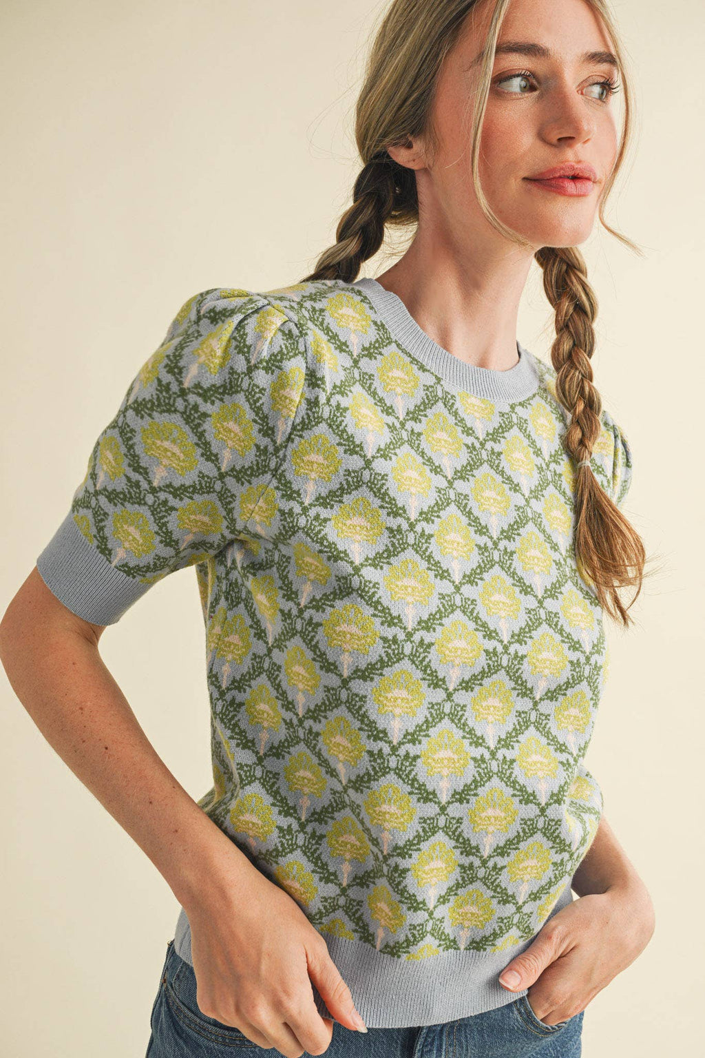 FLORAL PATTERN SHORT SLEEVE SWEATER