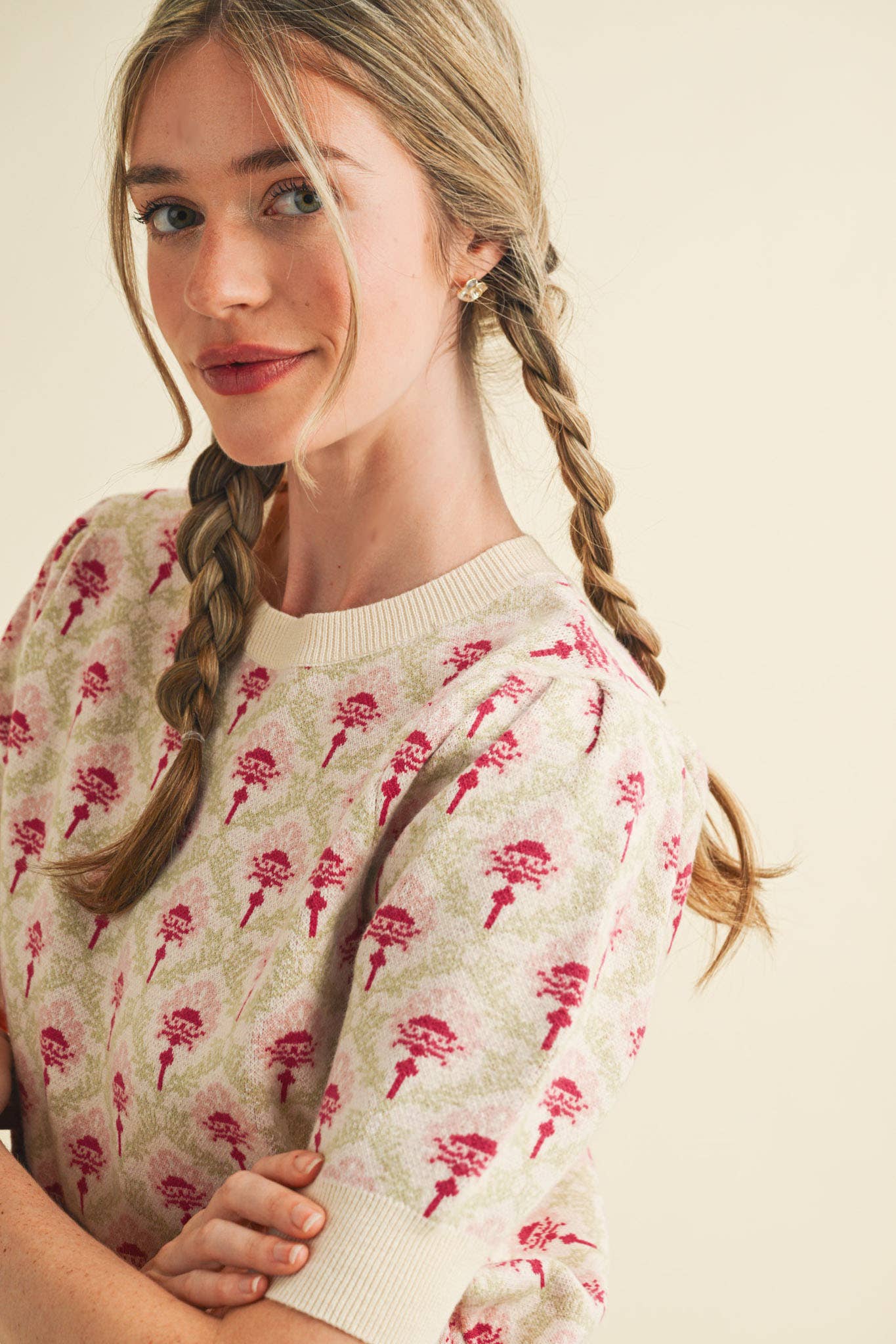 FLORAL PATTERN SHORT SLEEVE SWEATER