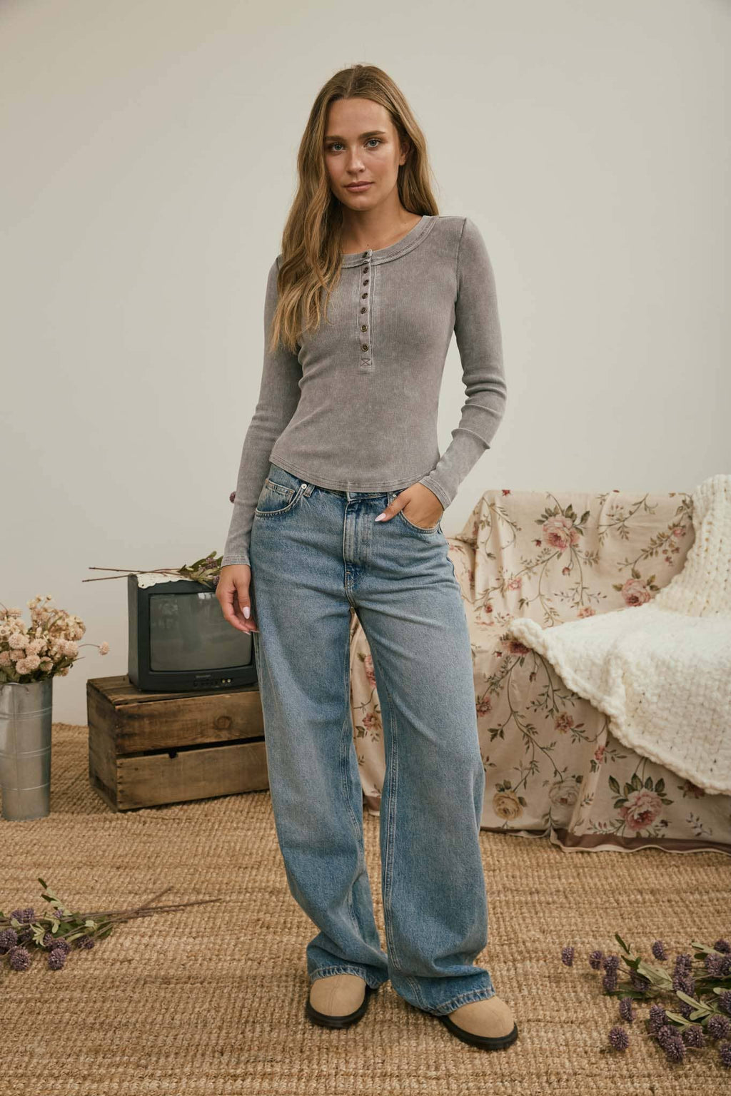 WASHED LONG SLEEVE RIBBED HENLEY KNIT TOP