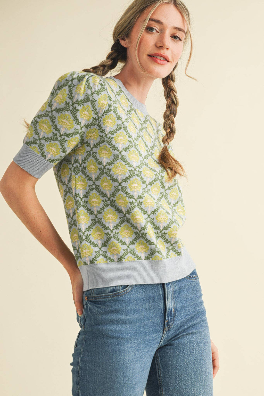 FLORAL PATTERN SHORT SLEEVE SWEATER