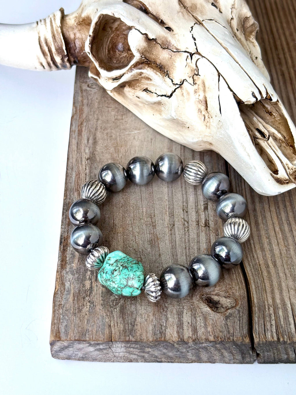 Western Navajo Pearl Stretch Bracelet with Turquoise Stone
