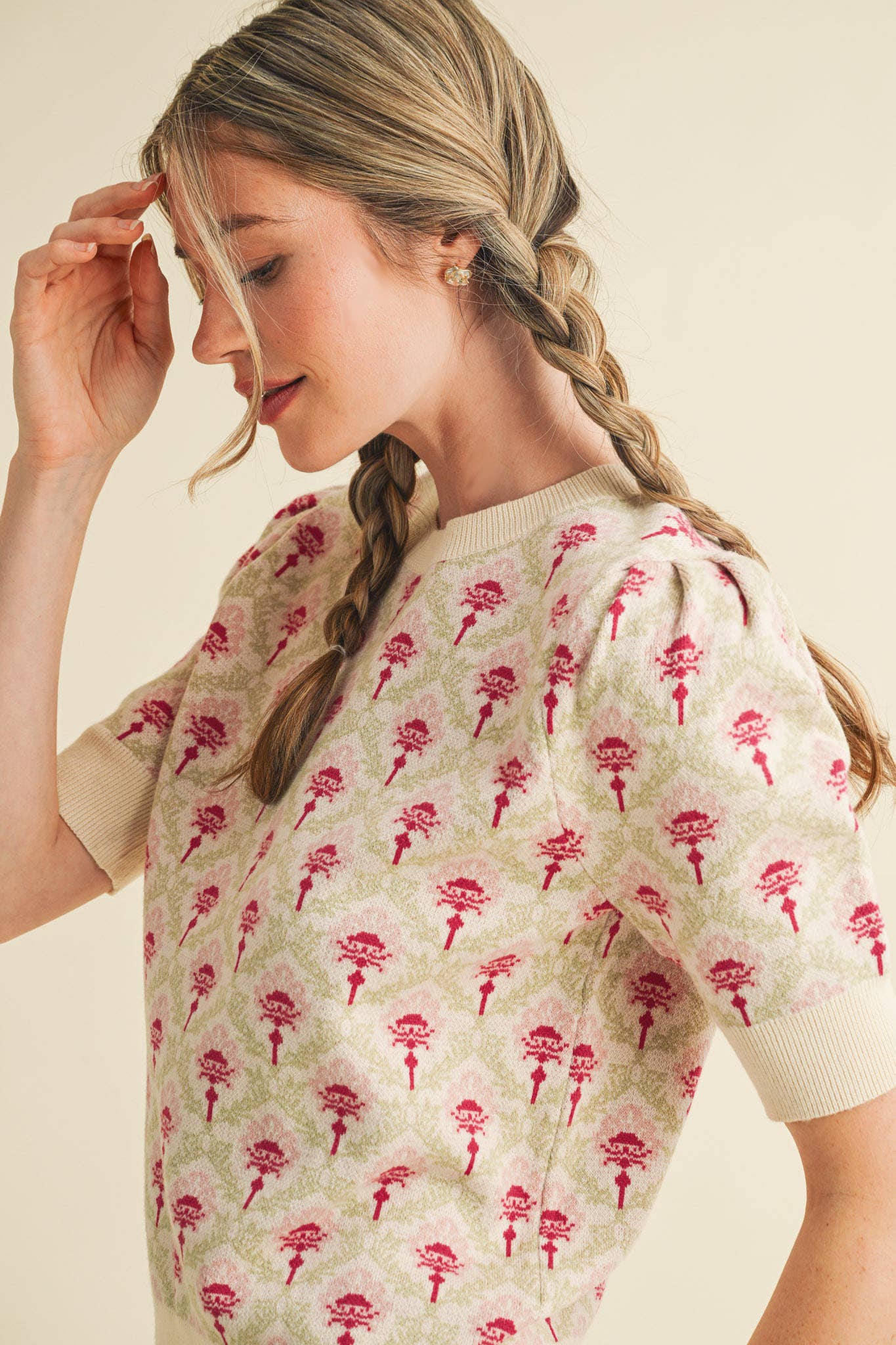 FLORAL PATTERN SHORT SLEEVE SWEATER