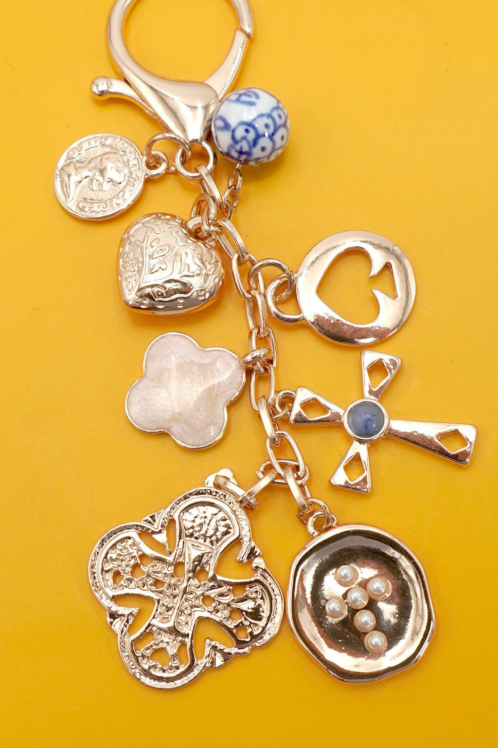 BAG KEY CHARM-CROSS HEART PORCELAIN COIN