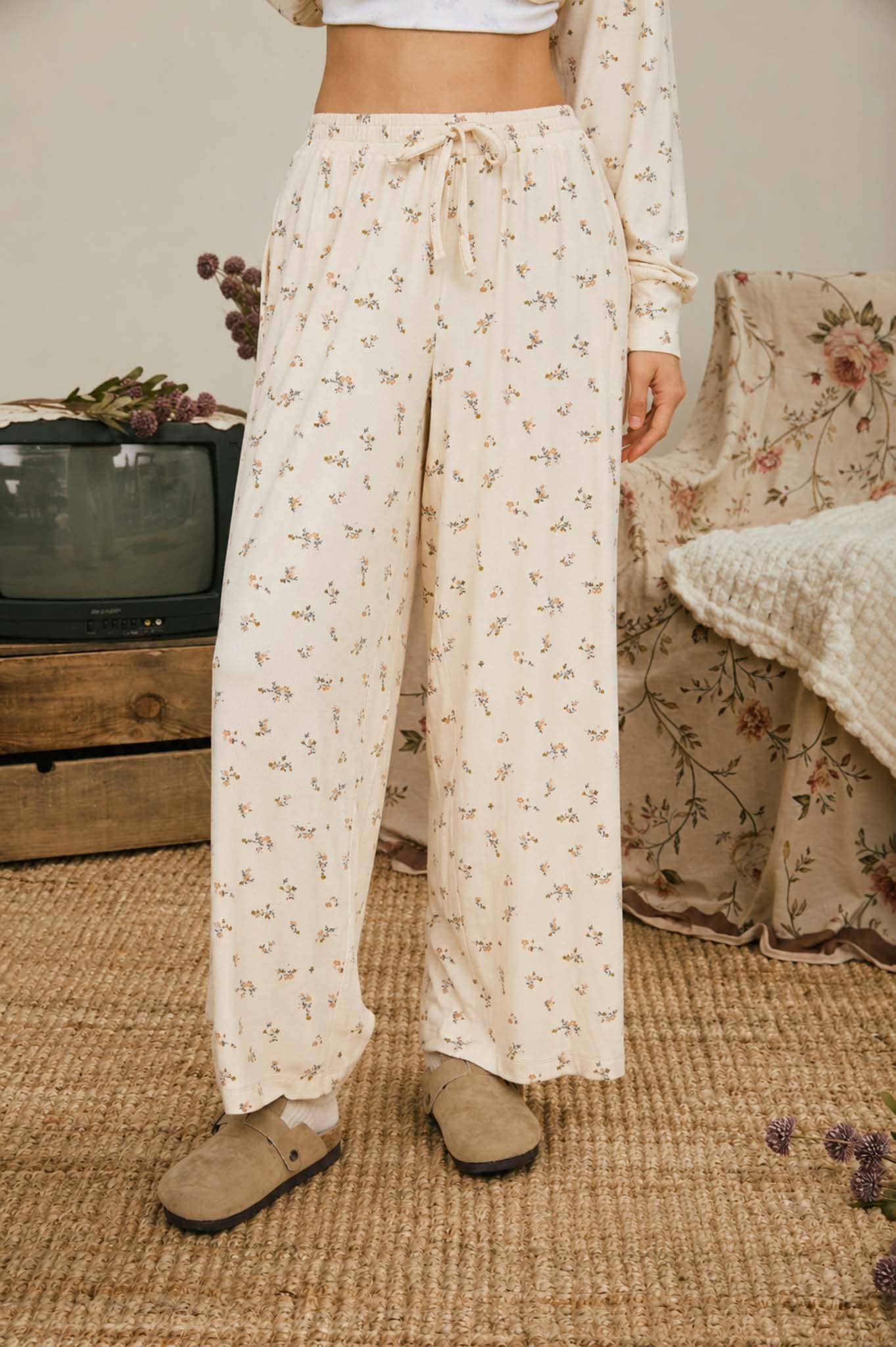 DITSY FLORAL DRAWSTRING WIDE LEG LOUNGE PANTS