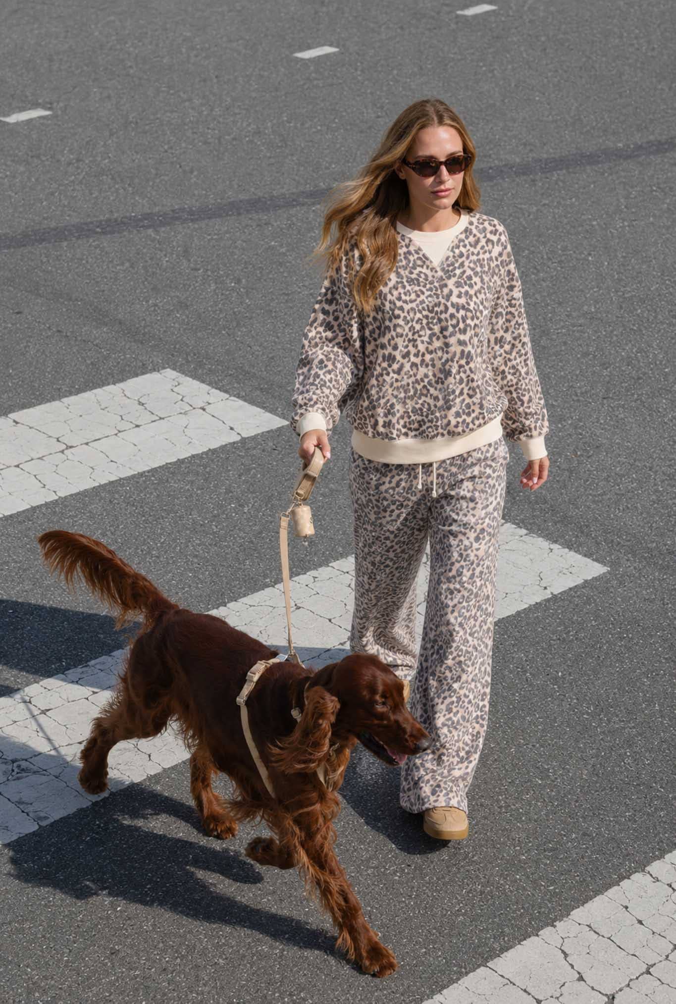LEOPARD BOXY V-INSERT LONG SLEEVE KNIT TOP