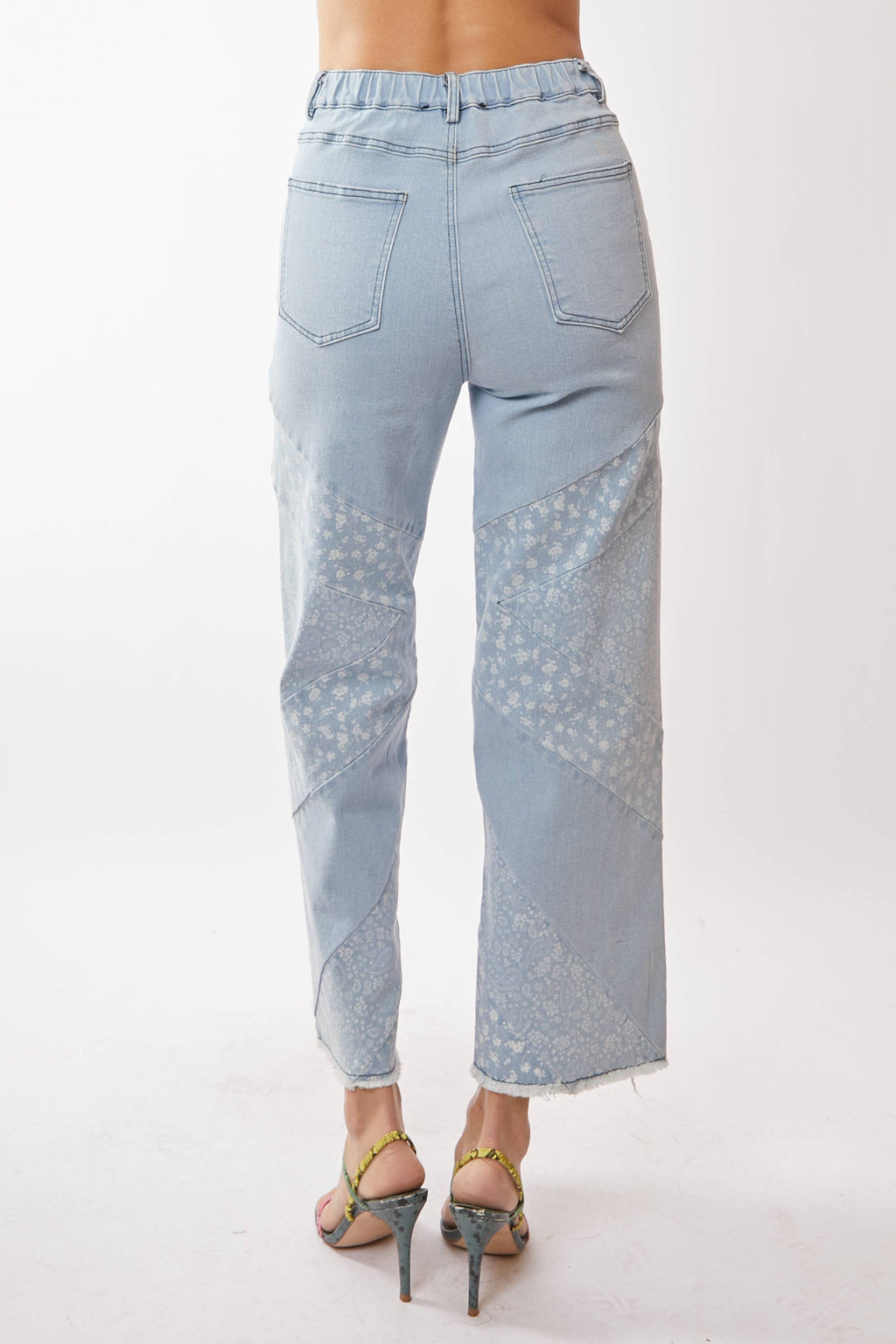 WIDE OPENING DENIM DITSY FLORAL AND PAISLEY PRINT
