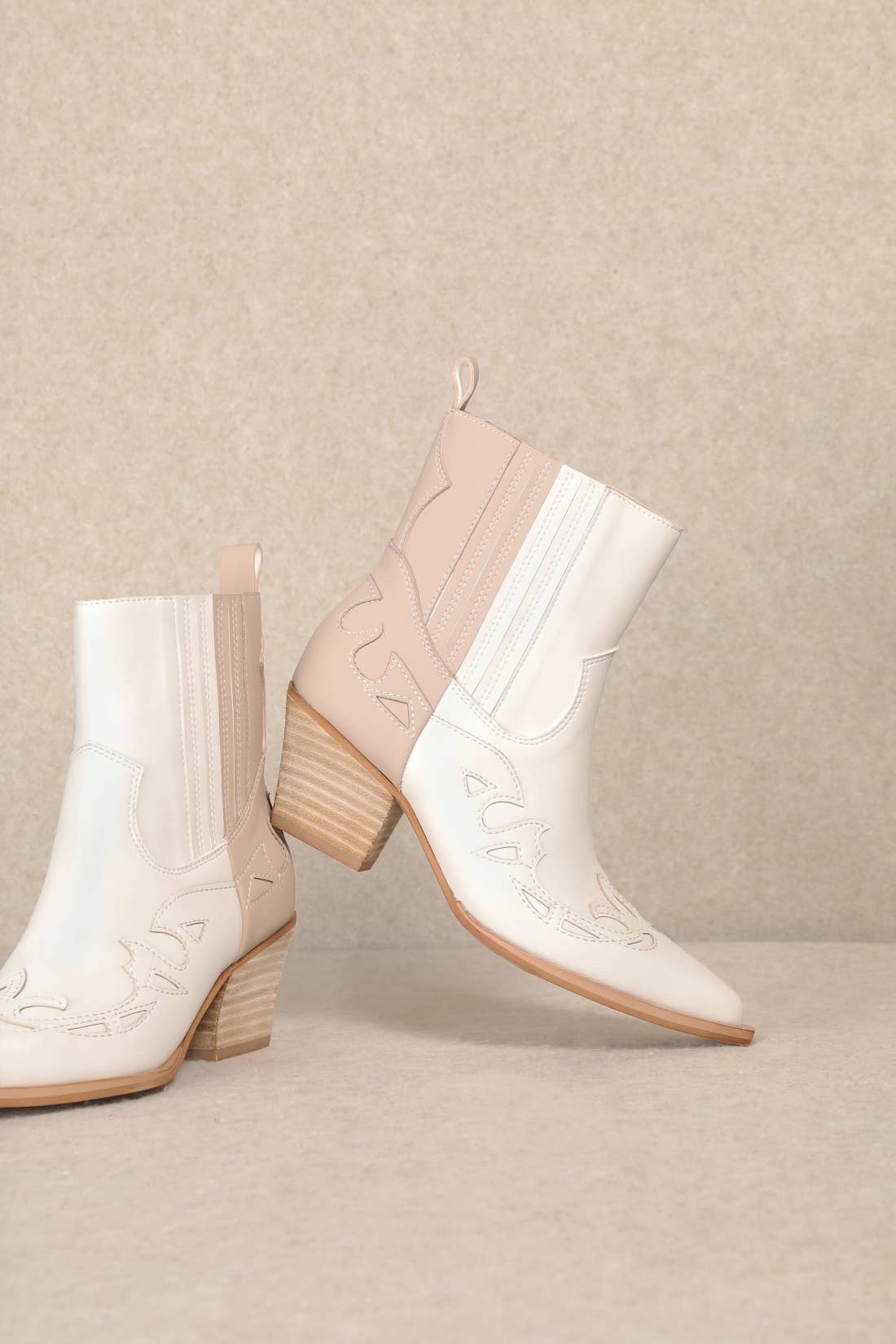 BETSY CHIC TWO-TONE COLOR WESTERN ANKLE BOOTS