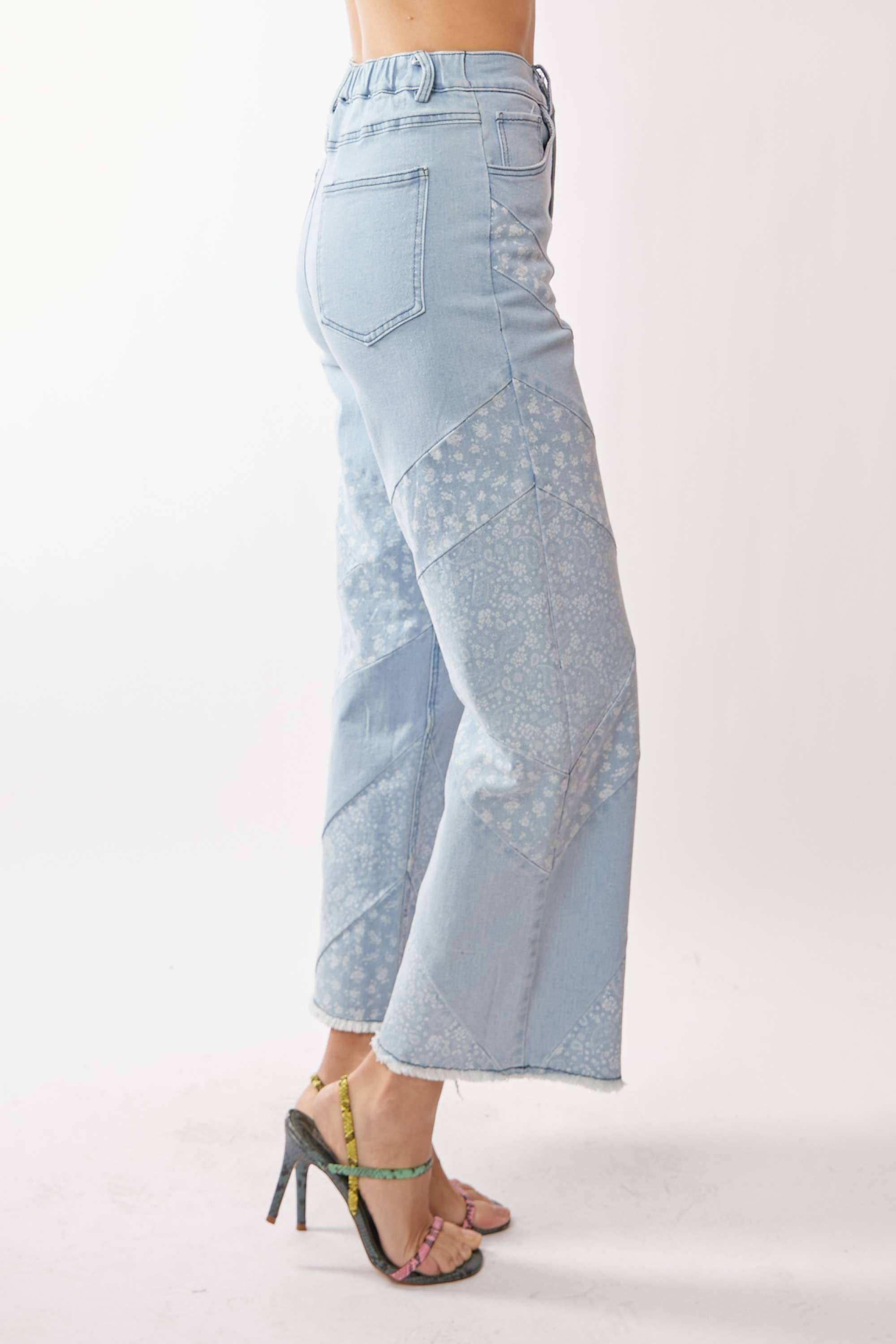PLUS WIDE OPENING DENIM FLORAL AND PAISLEY PRINT