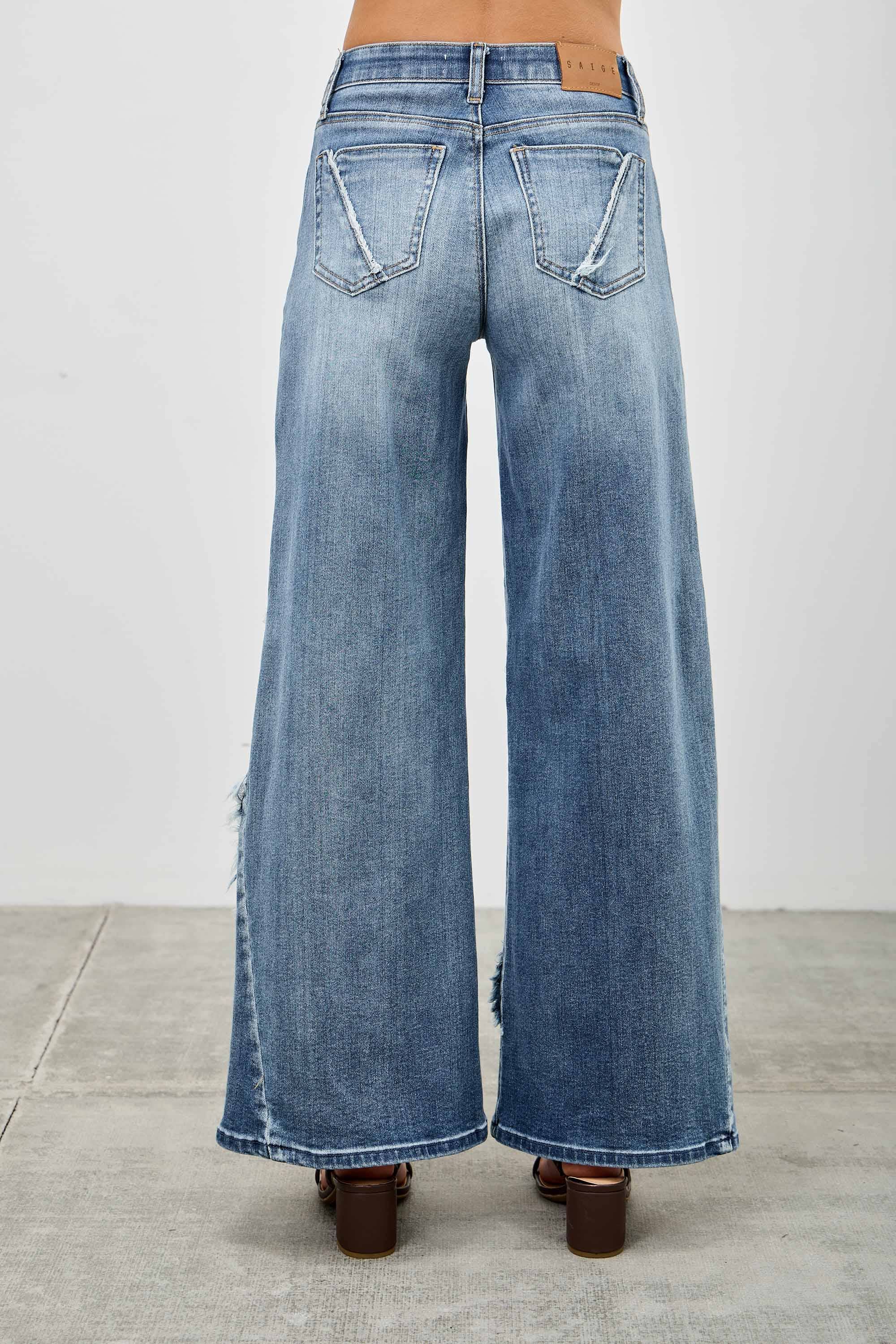 MID RISE WIDE FRAYED SEAM