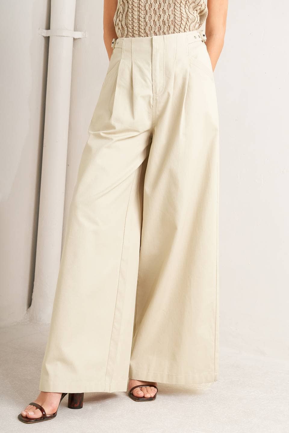 A solid woven pant - FP1897 LIGHT BEIGE