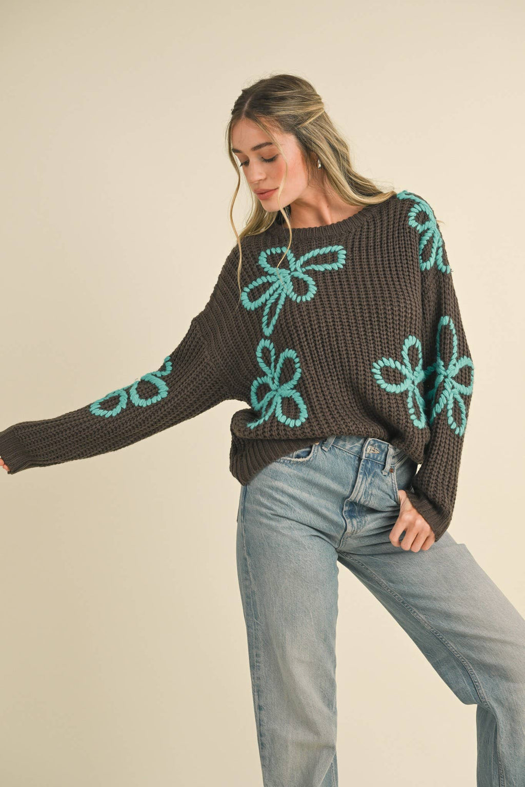FLORAL CONTRAST STITCH PULLOVER SWEATER