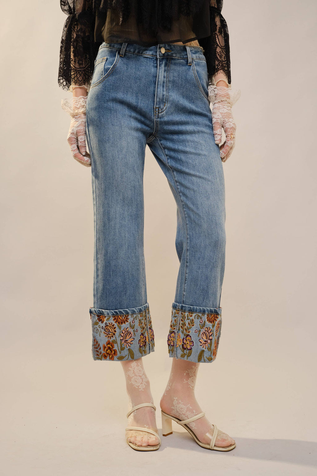 Embroidered Cuffed Cropped Denim Jeans
