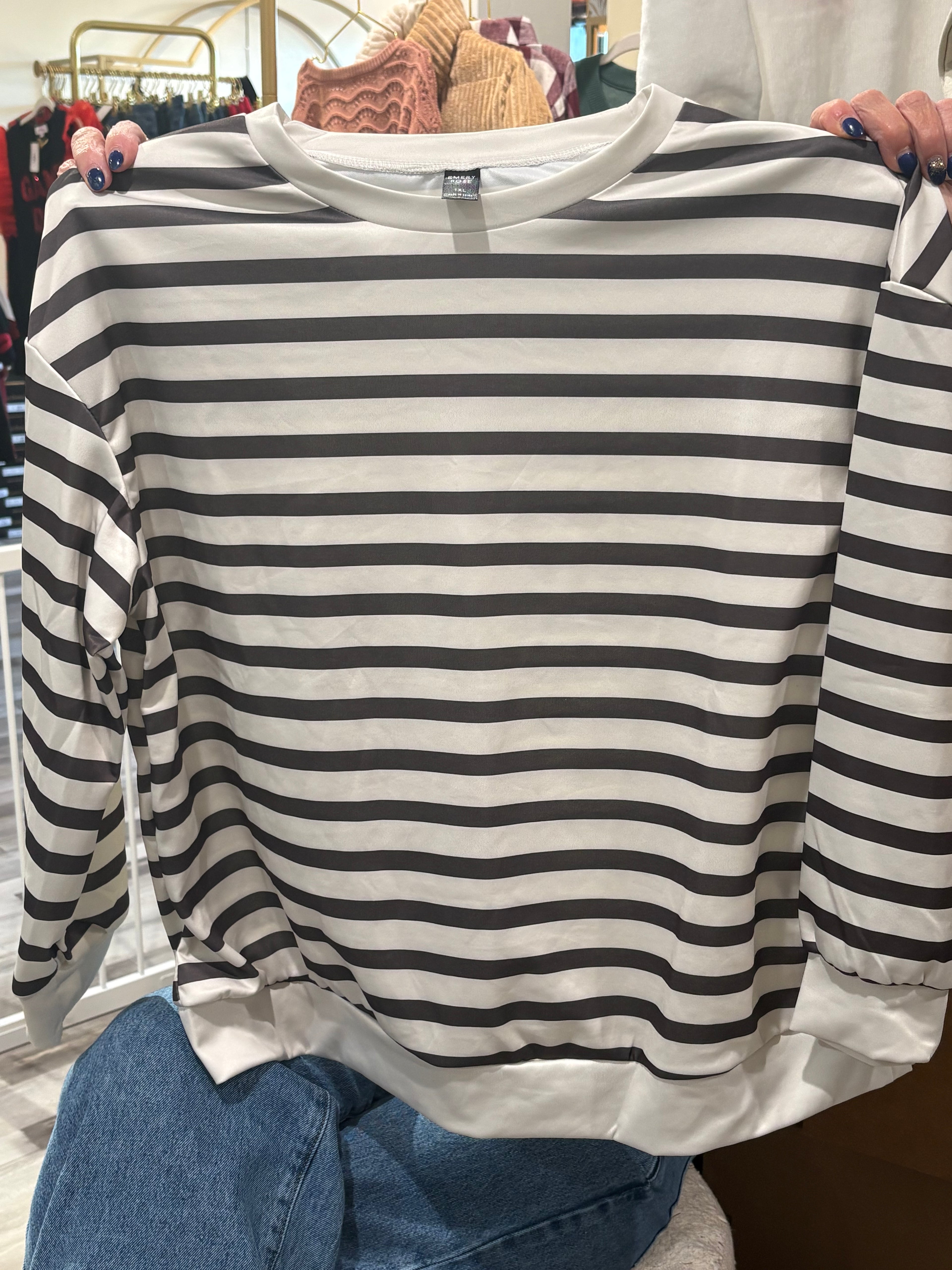 Chic striped pullover
