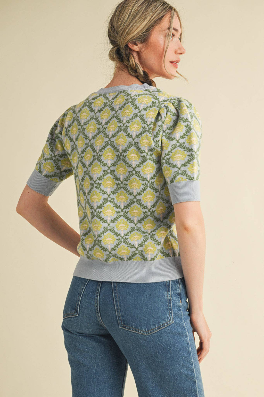 FLORAL PATTERN SHORT SLEEVE SWEATER