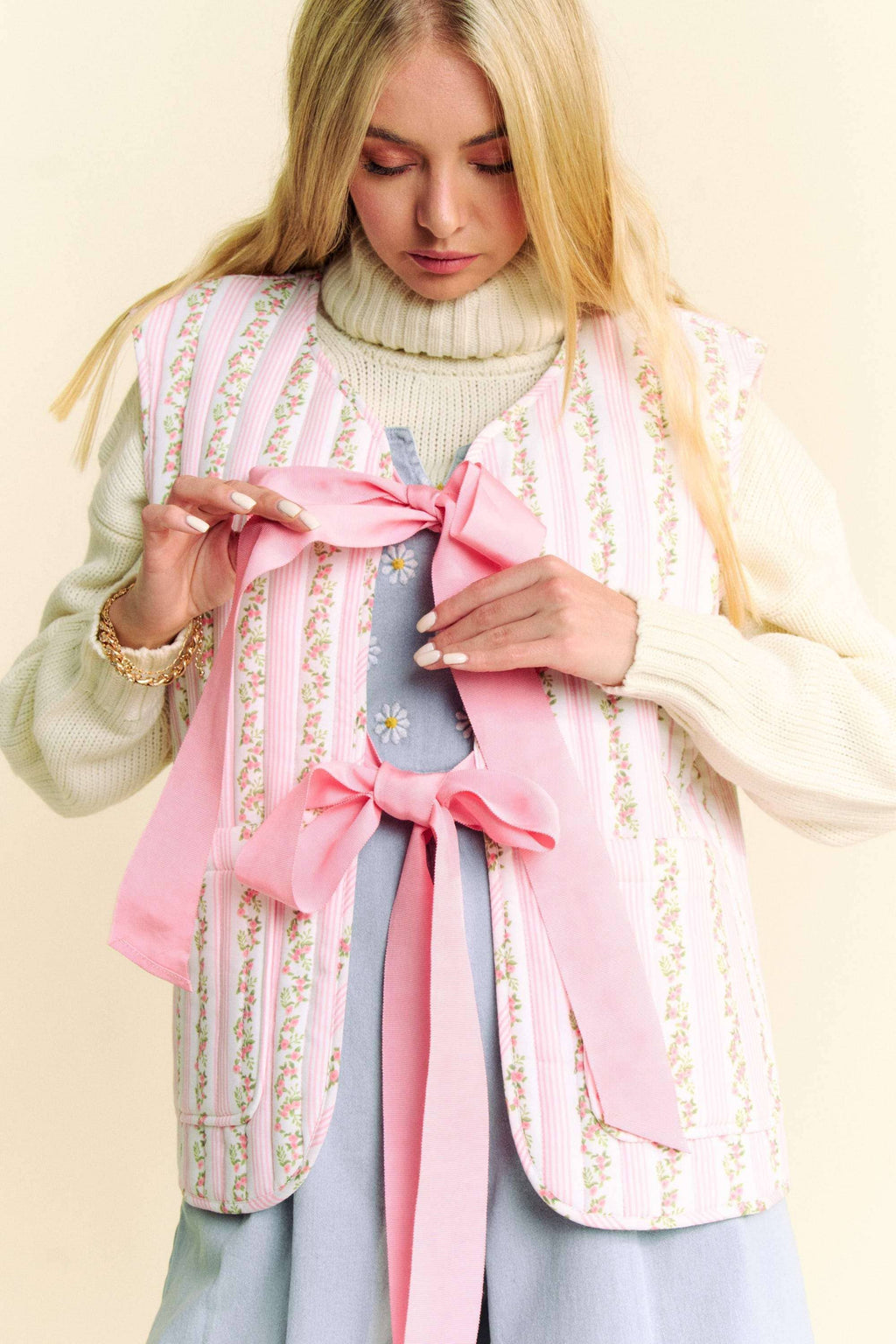 QUILTED FLORAL BOW TIE FRONT PADDING VEST JACKET