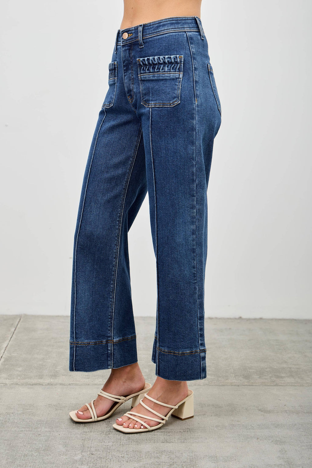 MID RISE CROP WIDE WITH PLEATS POCKET