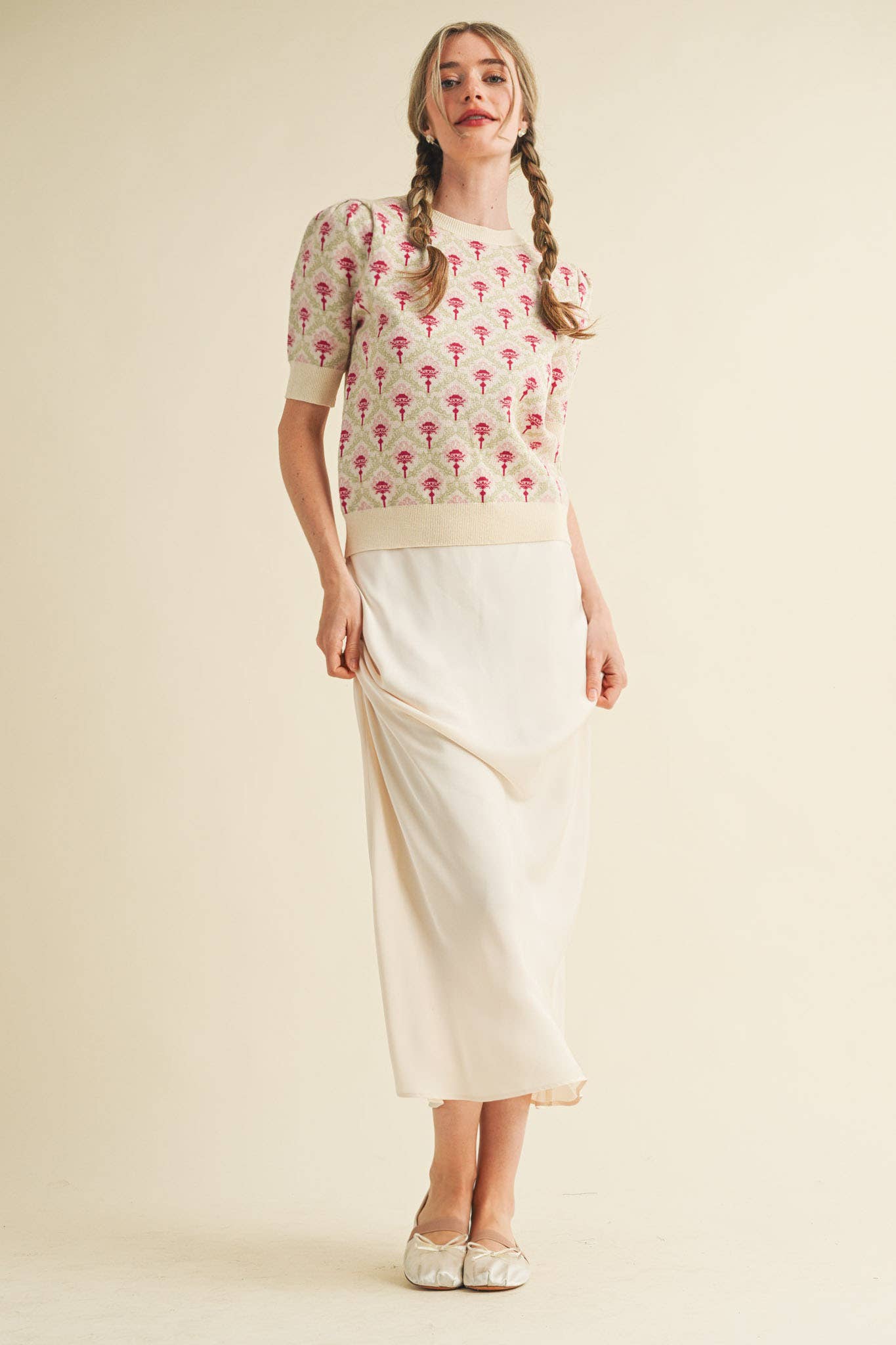 FLORAL PATTERN SHORT SLEEVE SWEATER