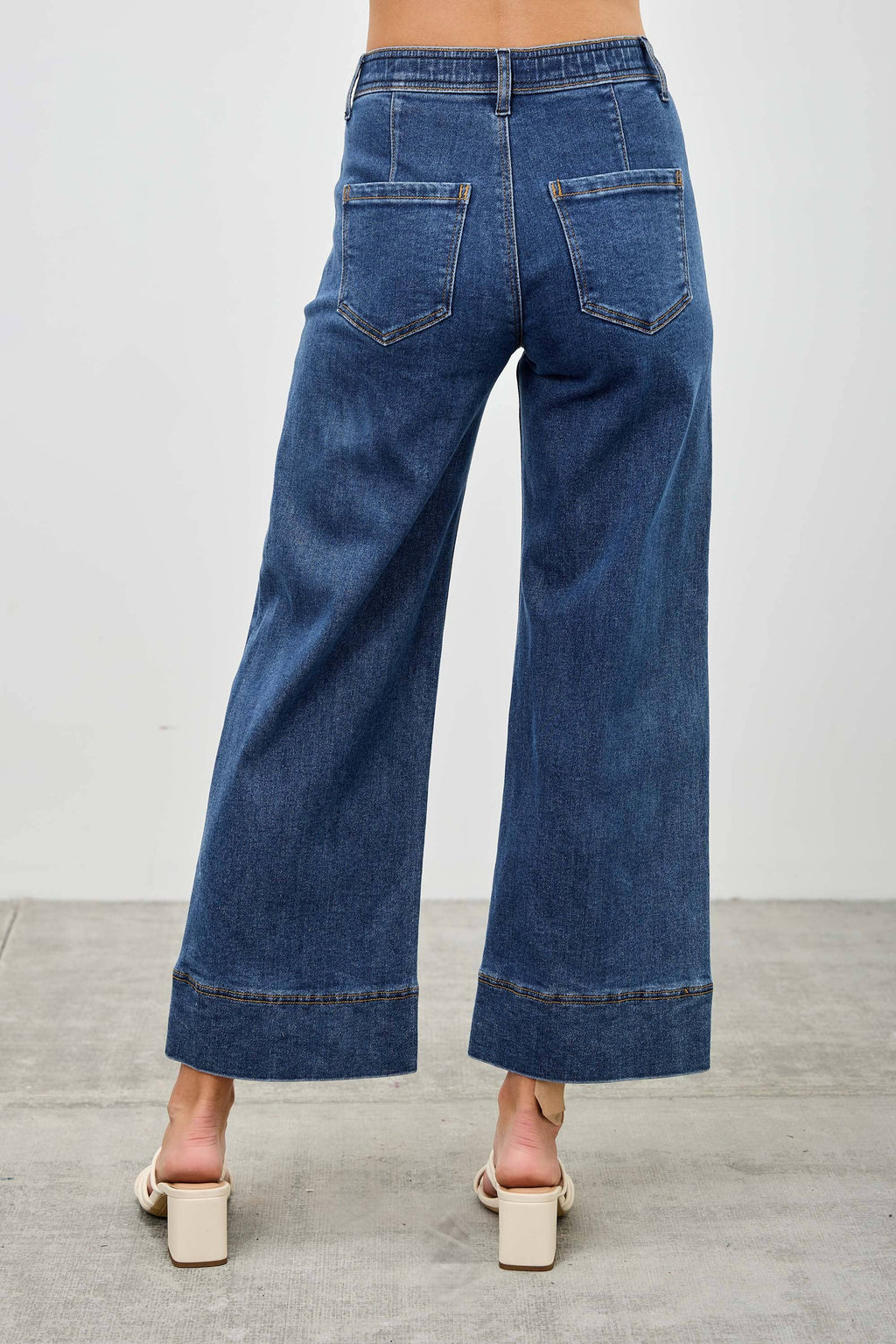 MID RISE CROP WIDE WITH PLEATS POCKET