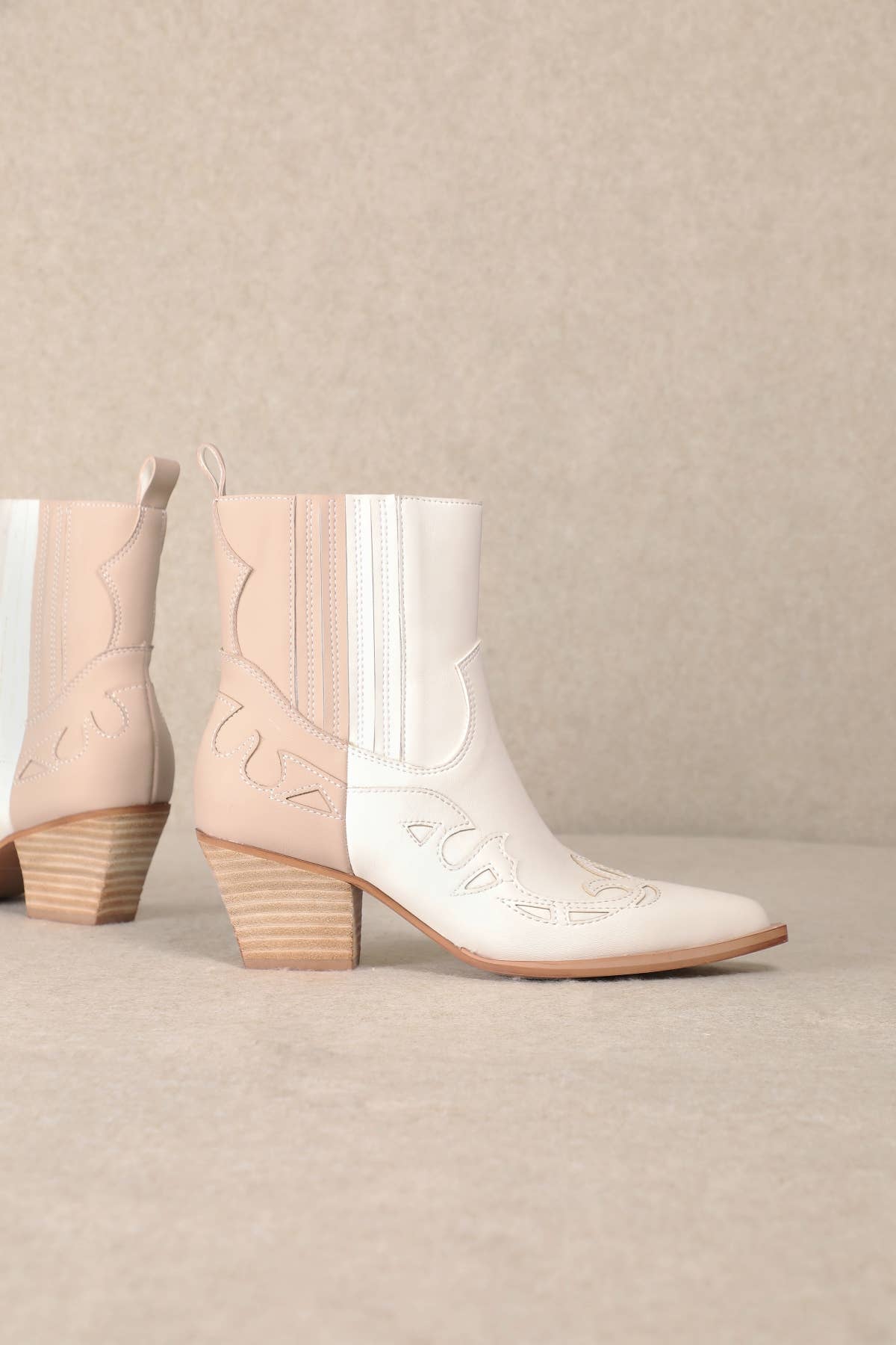 BETSY CHIC TWO-TONE COLOR WESTERN ANKLE BOOTS