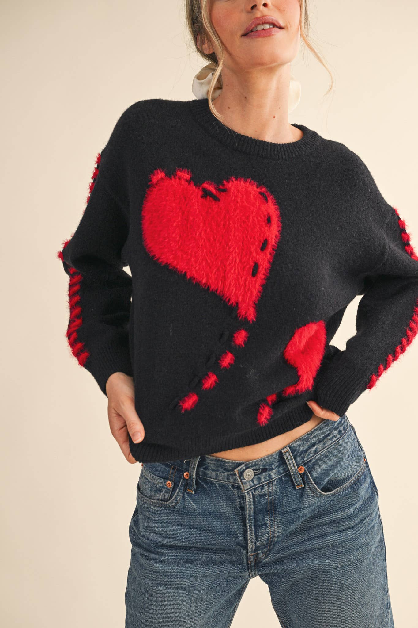 FUZZY HEART KNIT SWEATER WITH WHIP STITCH