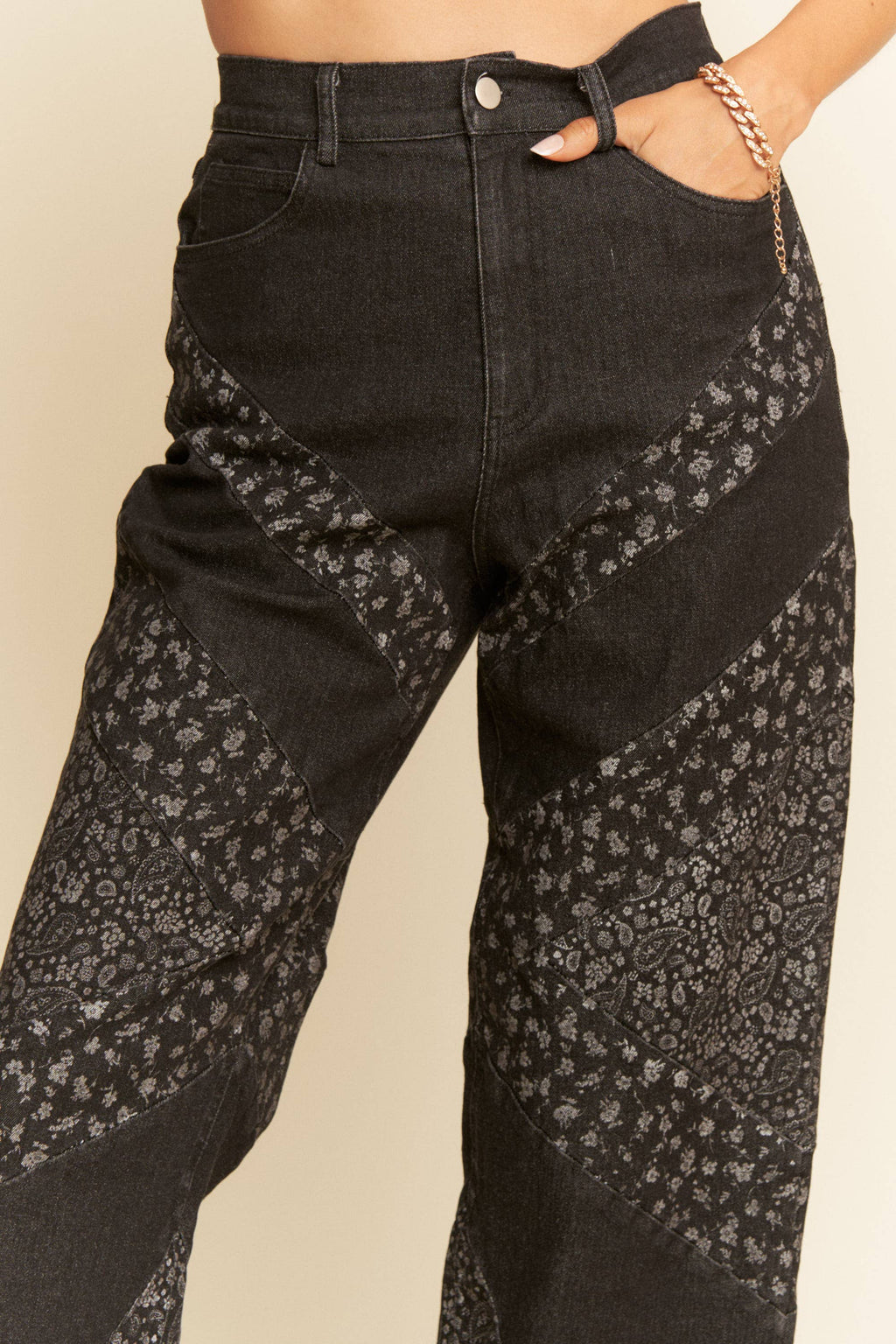 PLUS WIDE OPENING DENIM FLORAL AND PAISLEY PRINT