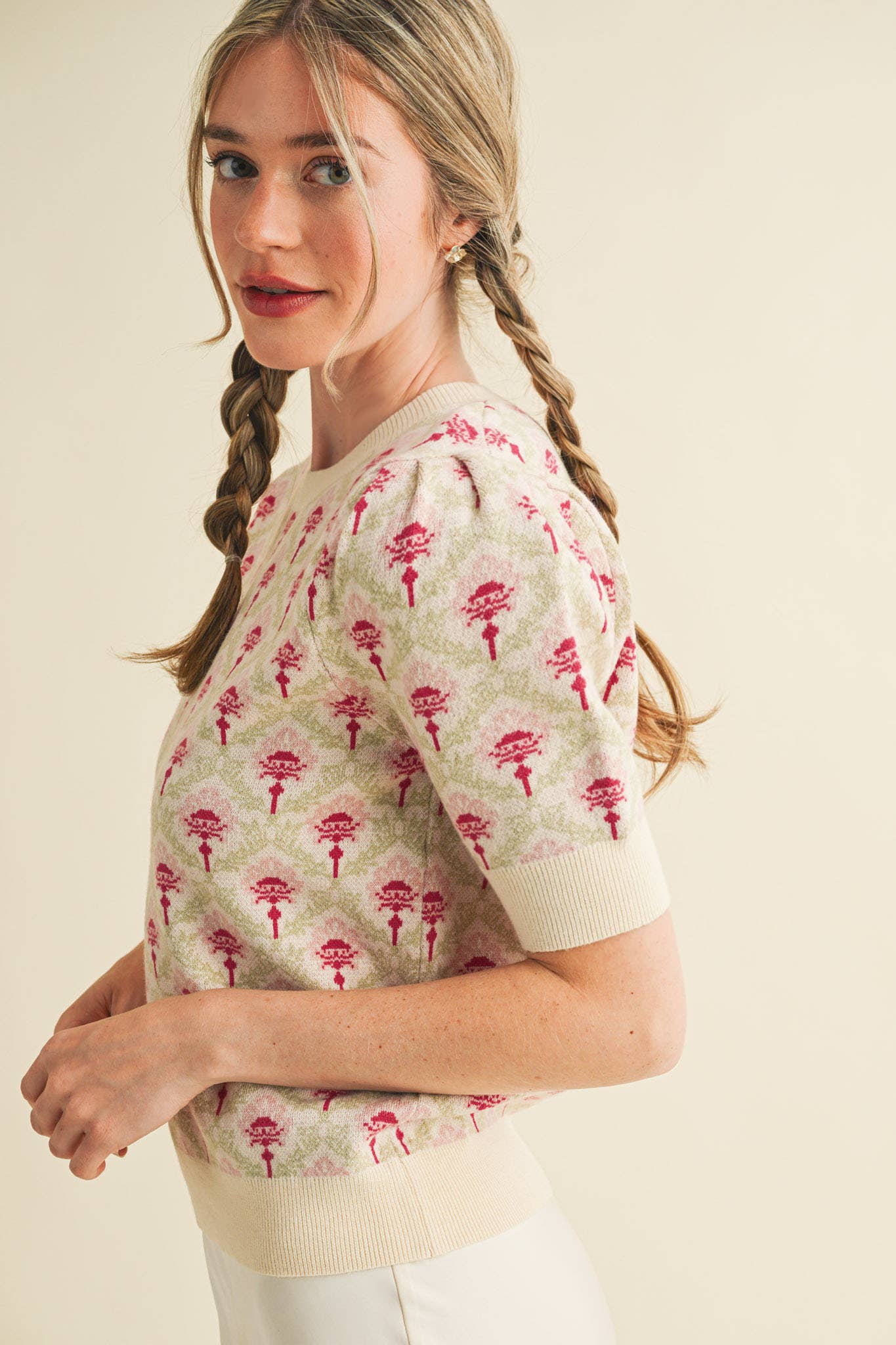FLORAL PATTERN SHORT SLEEVE SWEATER