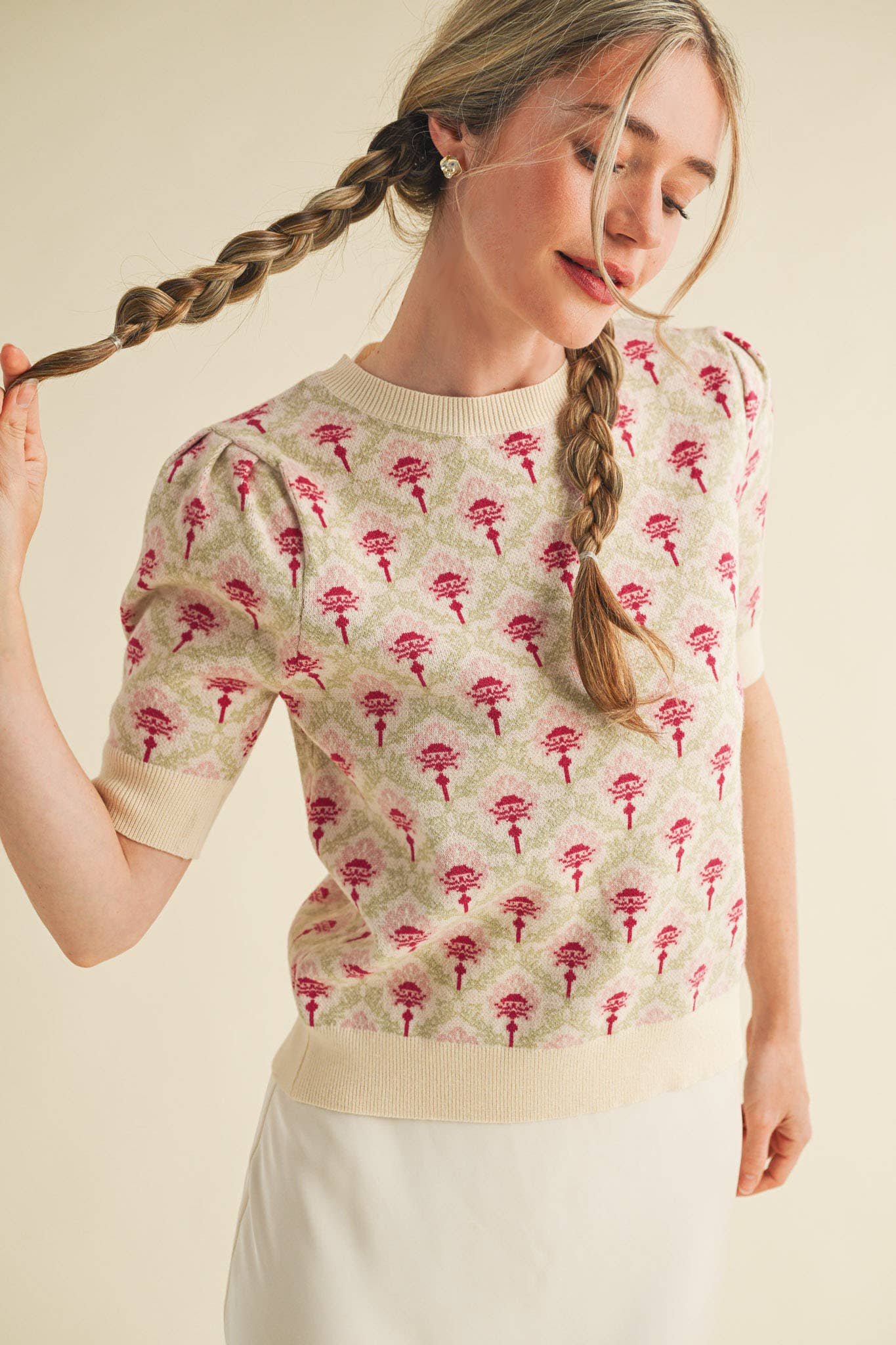 FLORAL PATTERN SHORT SLEEVE SWEATER