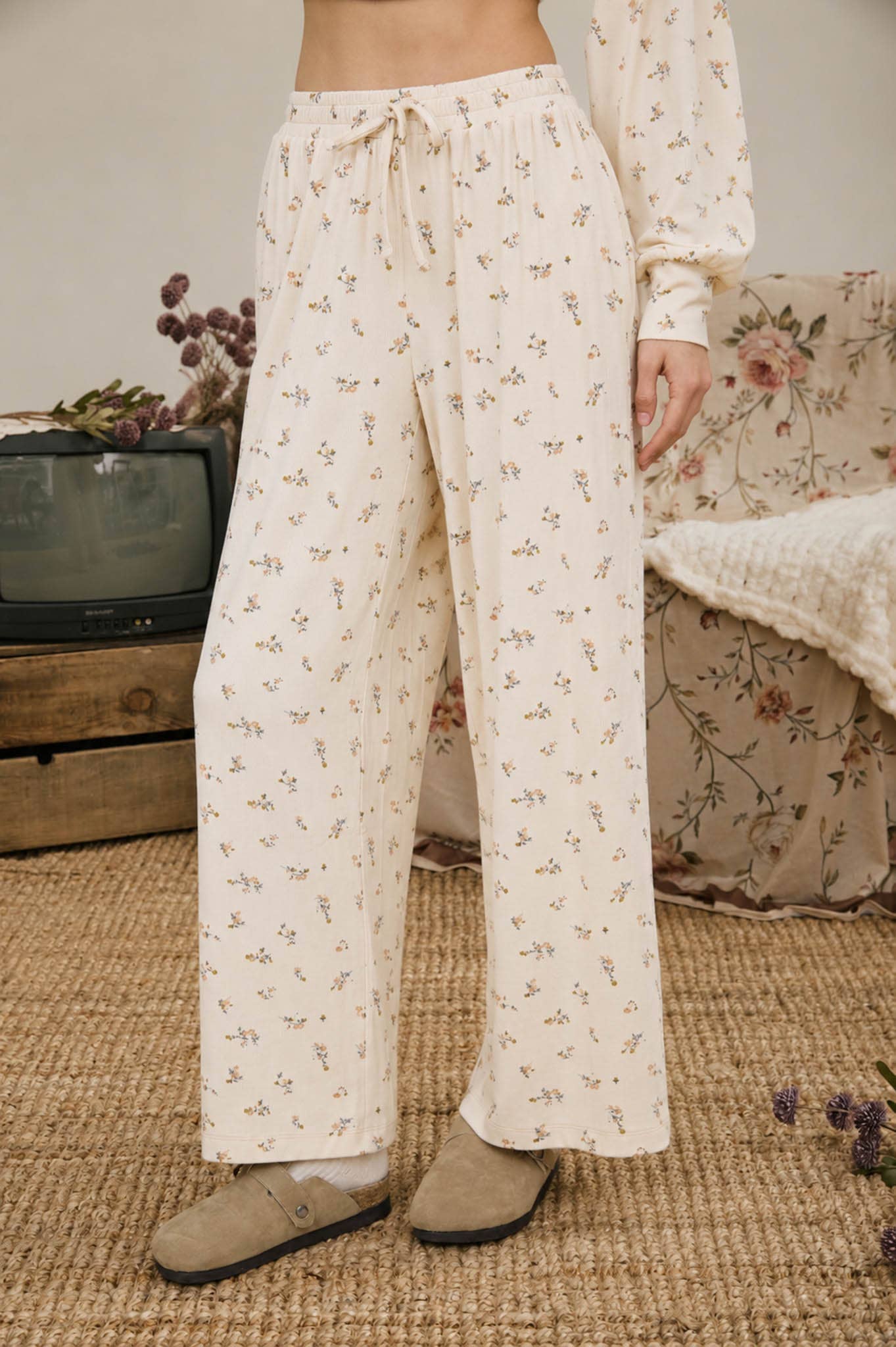 DITSY FLORAL DRAWSTRING WIDE LEG LOUNGE PANTS