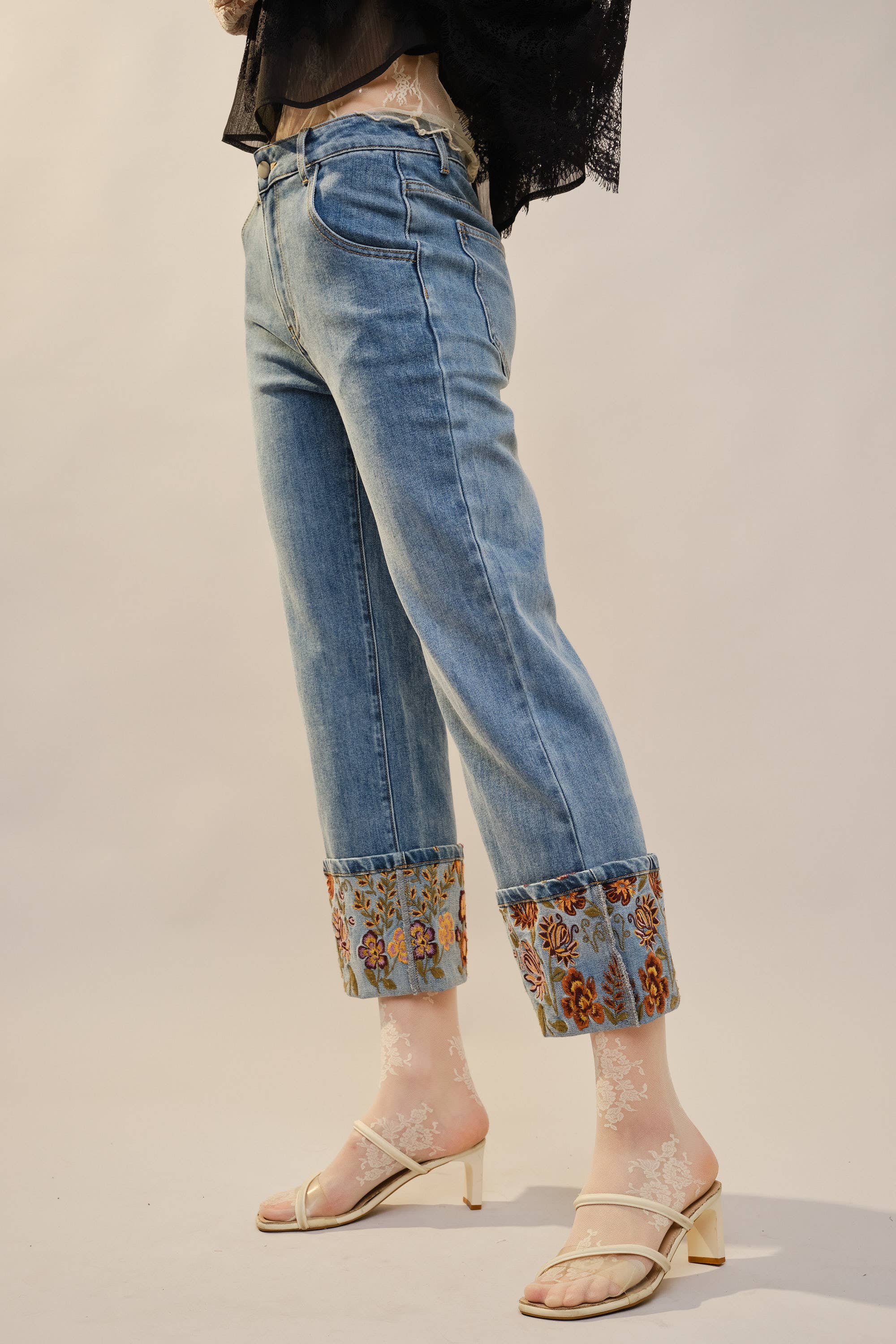 Embroidered Cuffed Cropped Denim Jeans
