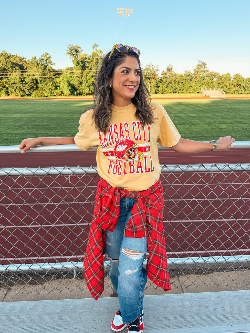 KANSAS CITY FOOTBALL TRENDY STARS TEE (MUSTARD)