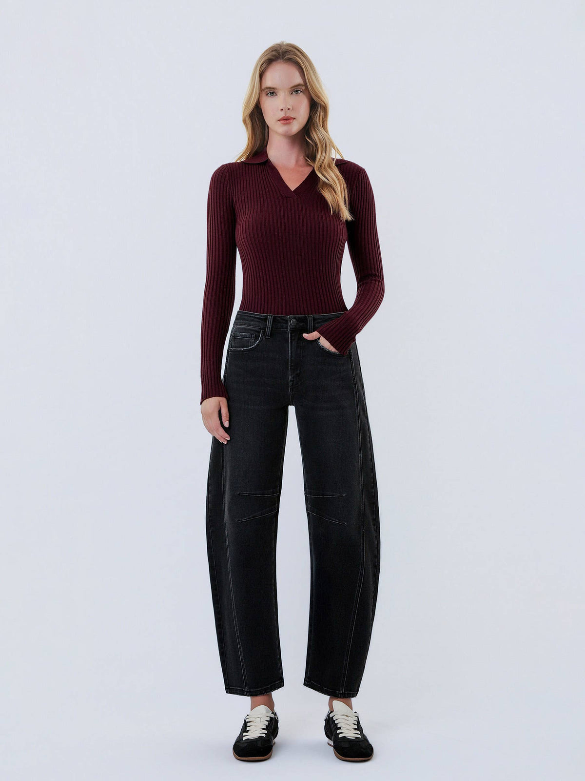 HIGH RISE BLACK ANKLE BARREL LEG JEANS